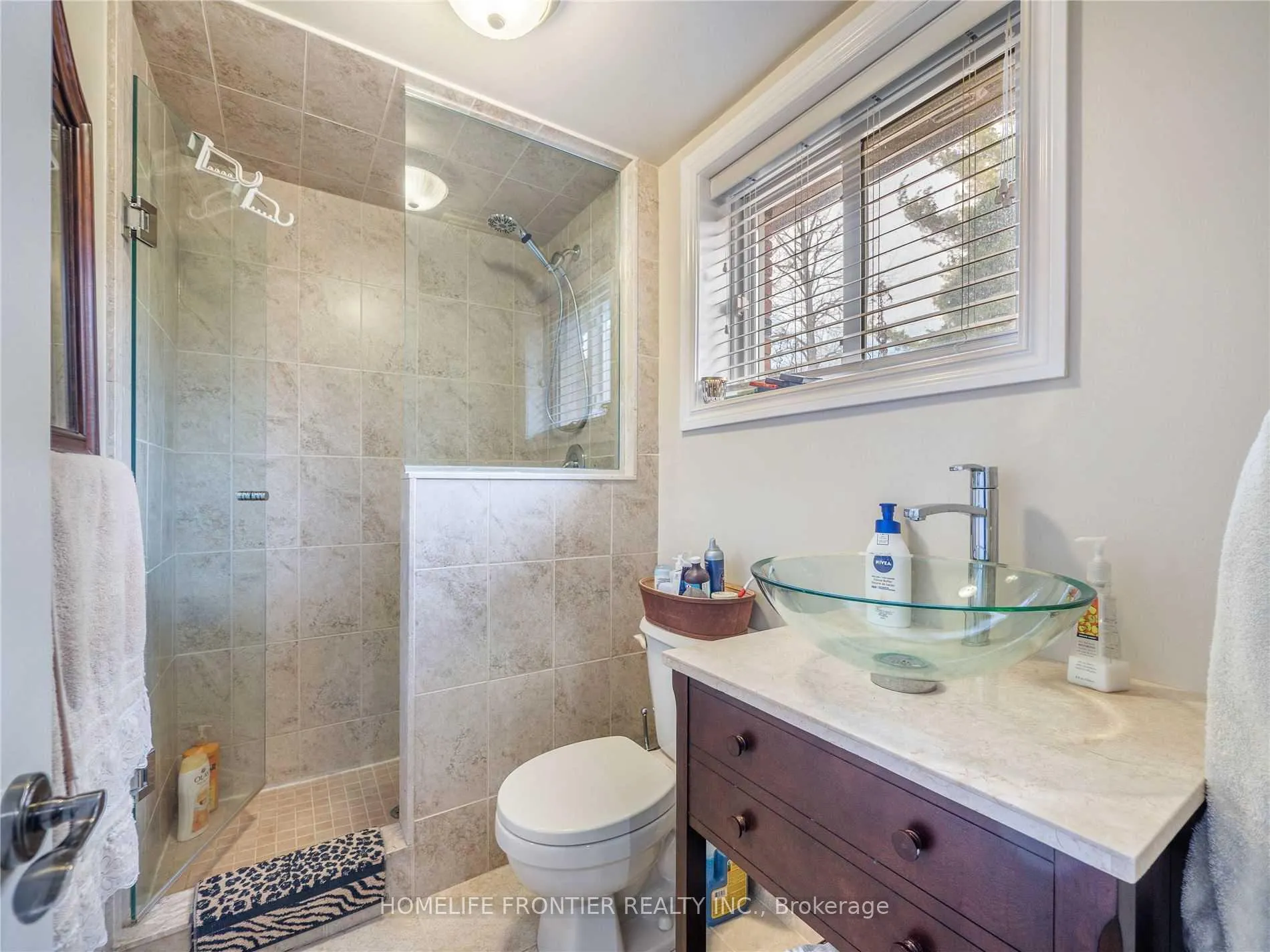 Photo 22 of 1049 7th Line S, Innisfil, Alcona — HOMEH