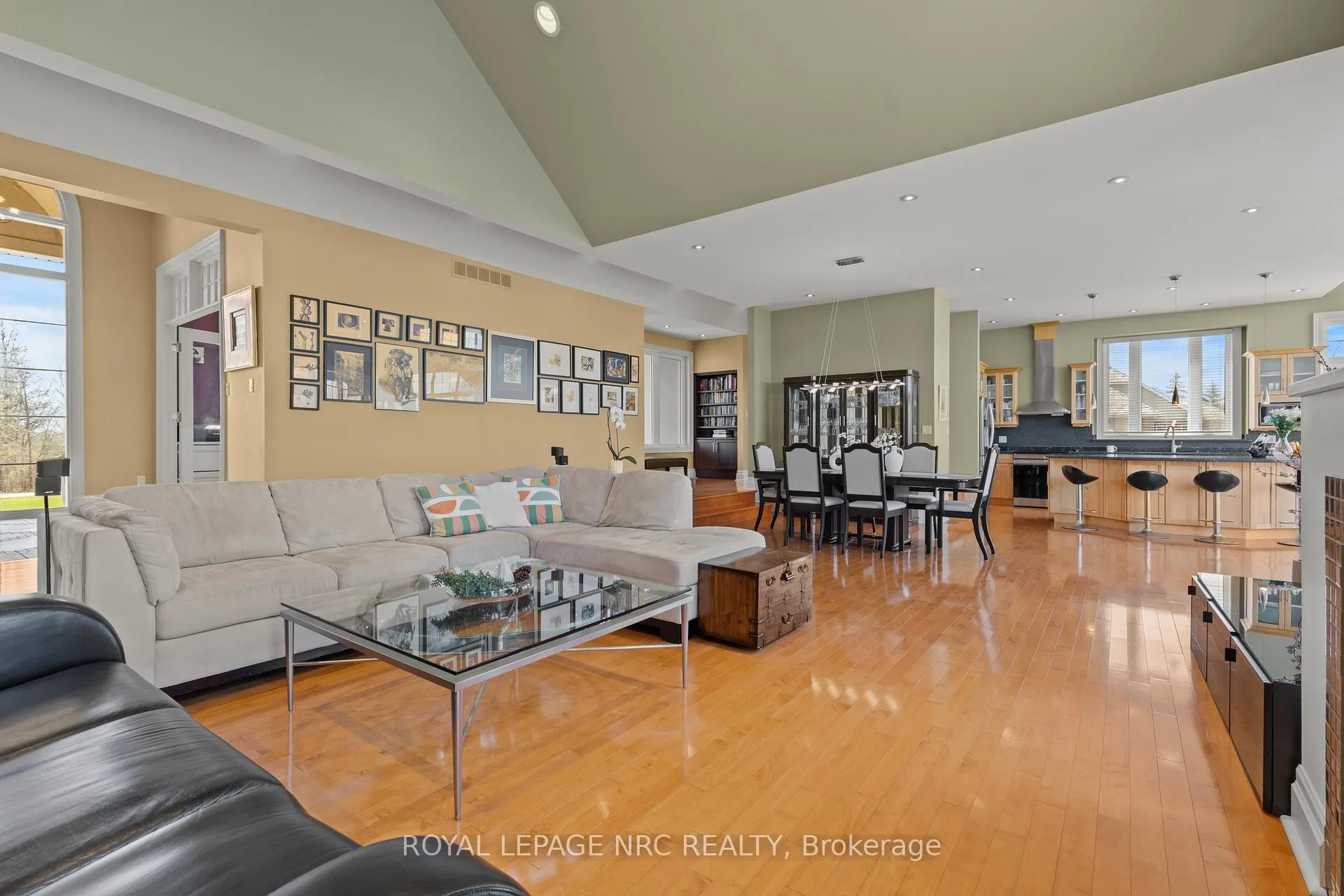 Photo 11 of 2615 Miller Road, Niagara Falls, Lyons Creek — HOMEH