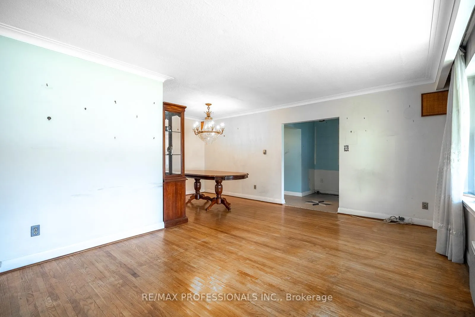 Photo 7 of 90 Baycrest Avenue, Toronto, Englemount-Lawrence — HOMEH