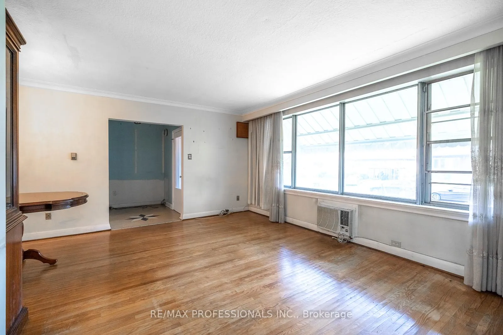 Photo 8 of 90 Baycrest Avenue, Toronto, Englemount-Lawrence — HOMEH