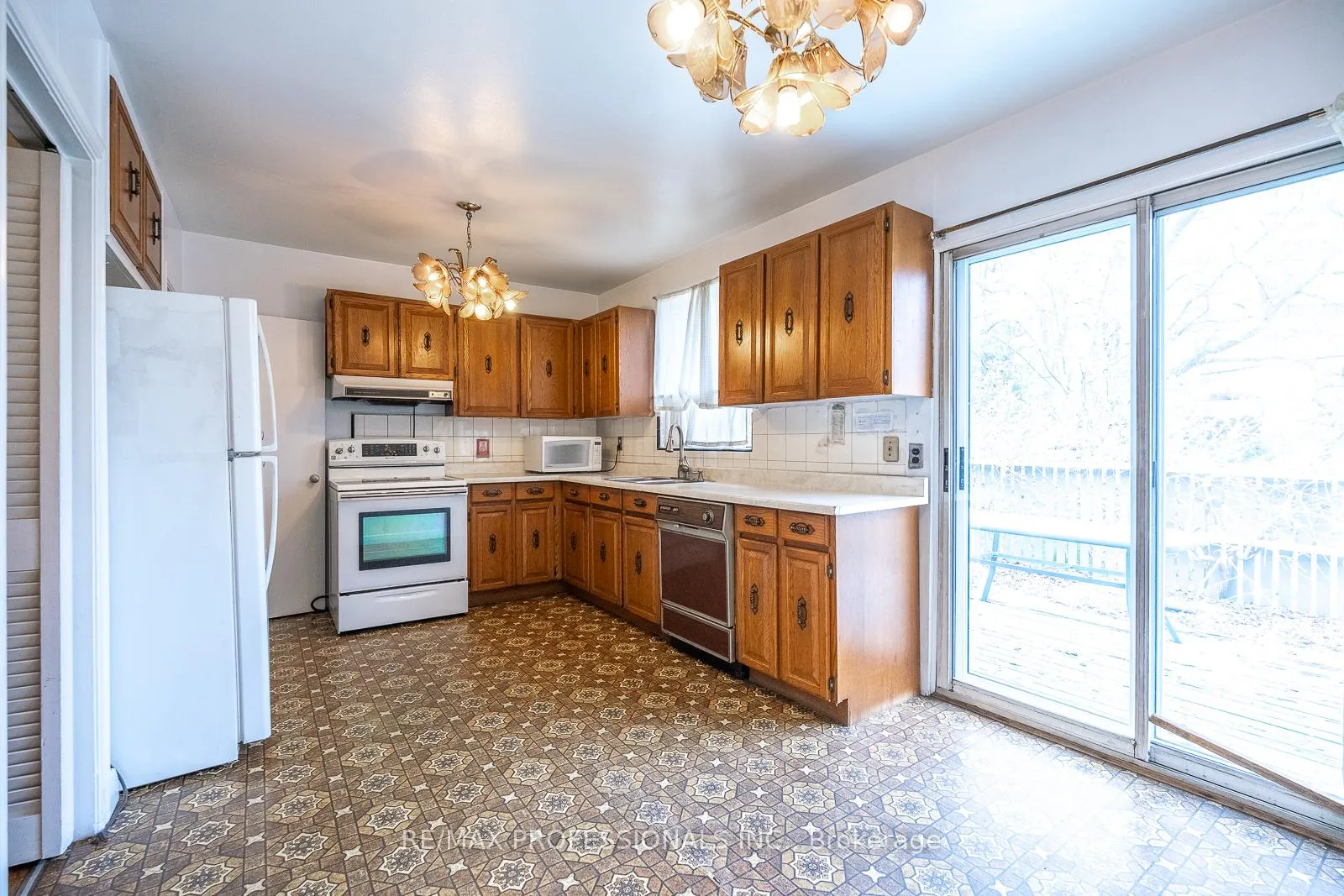 Photo 10 of 90 Baycrest Avenue, Toronto, Englemount-Lawrence — HOMEH