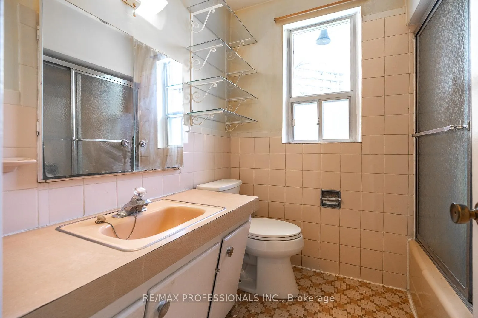 Photo 16 of 90 Baycrest Avenue, Toronto, Englemount-Lawrence — HOMEH