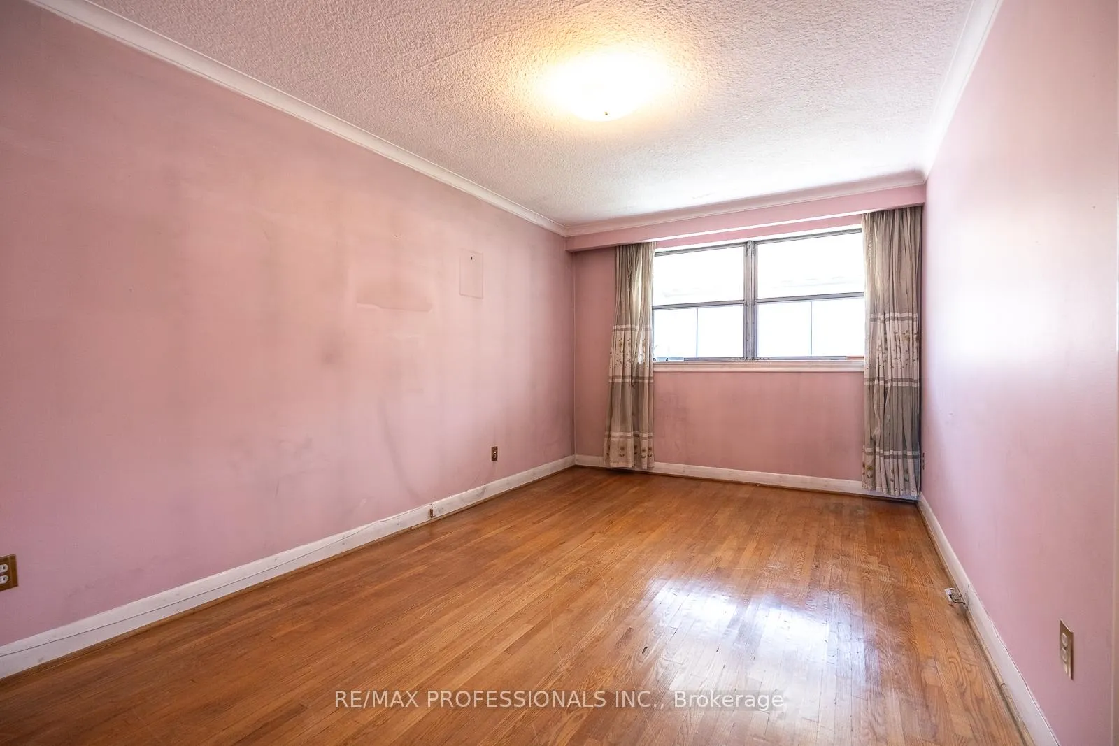 Photo 21 of 90 Baycrest Avenue, Toronto, Englemount-Lawrence — HOMEH
