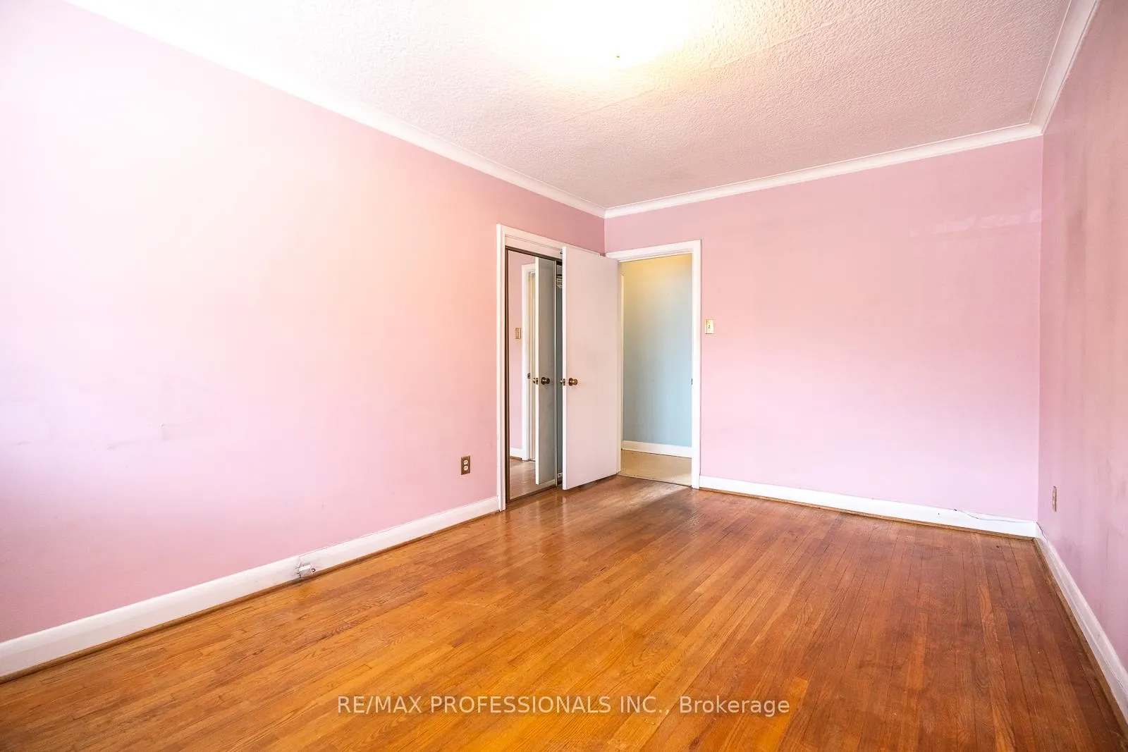 Photo 22 of 90 Baycrest Avenue, Toronto, Englemount-Lawrence — HOMEH