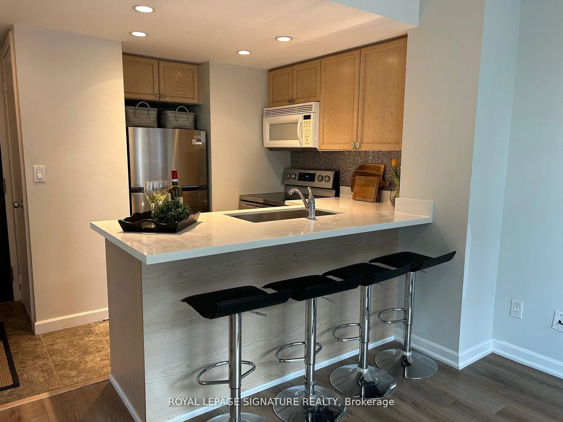 Photo 6 of Unit 1502, 8 Park Road, Toronto, Rosedale-Moore Park — HOMEH