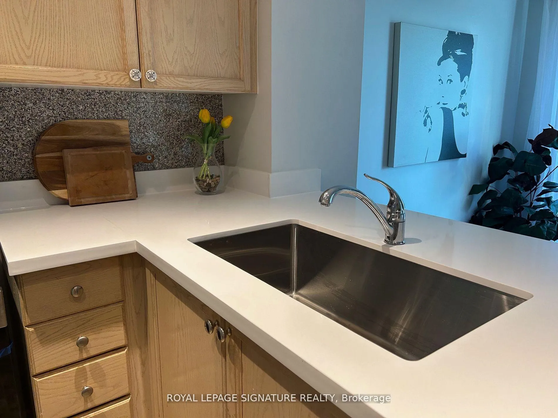 Photo 8 of Unit 1502, 8 Park Road, Toronto, Rosedale-Moore Park — HOMEH