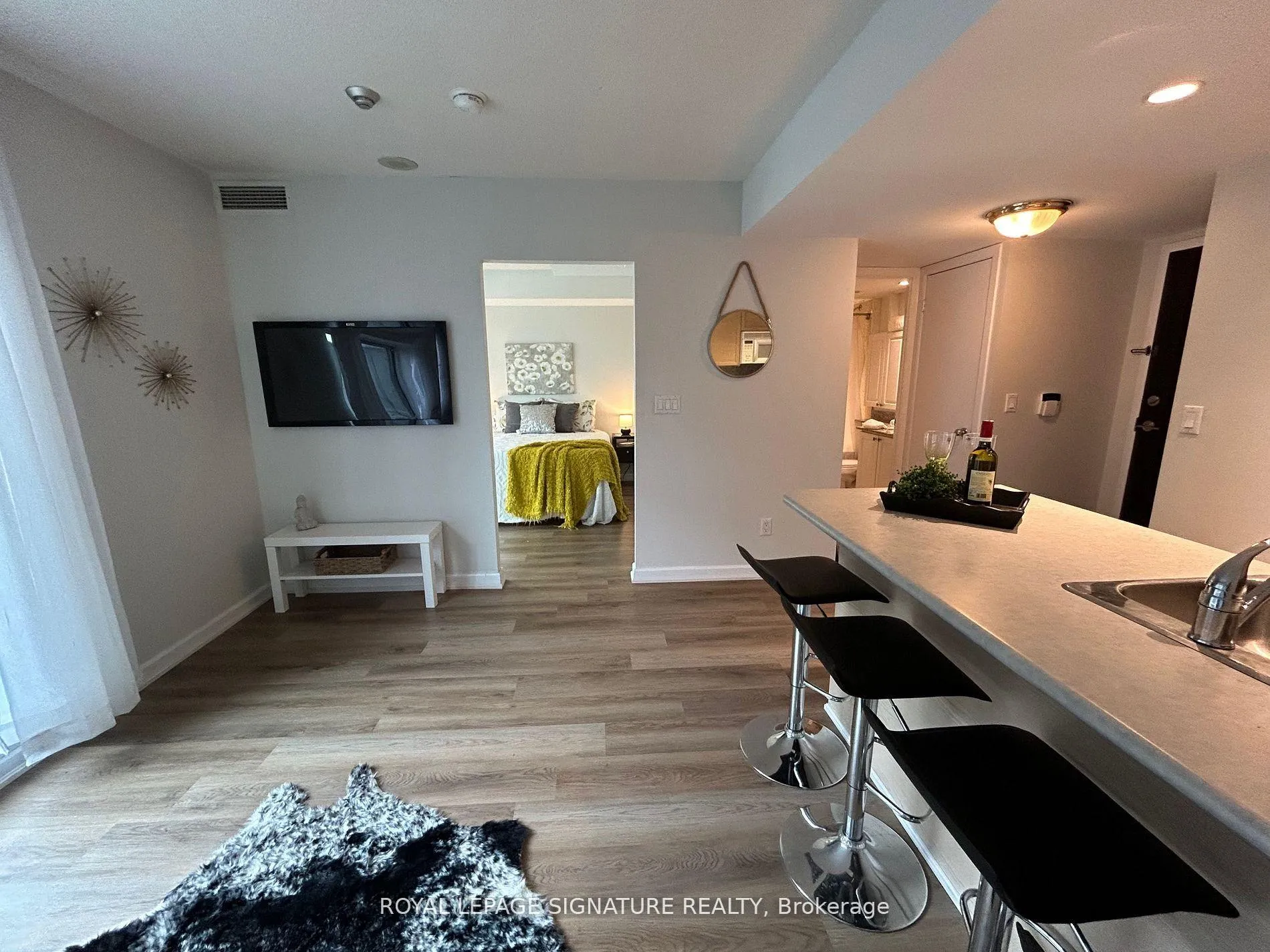 Photo 10 of Unit 1502, 8 Park Road, Toronto, Rosedale-Moore Park — HOMEH