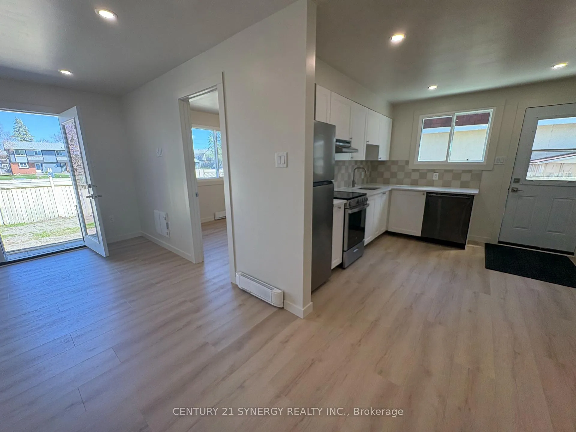 Photo 8 of 93B Tarquin Crescent, Ottawa, Westcliffe Estates — HOMEH
