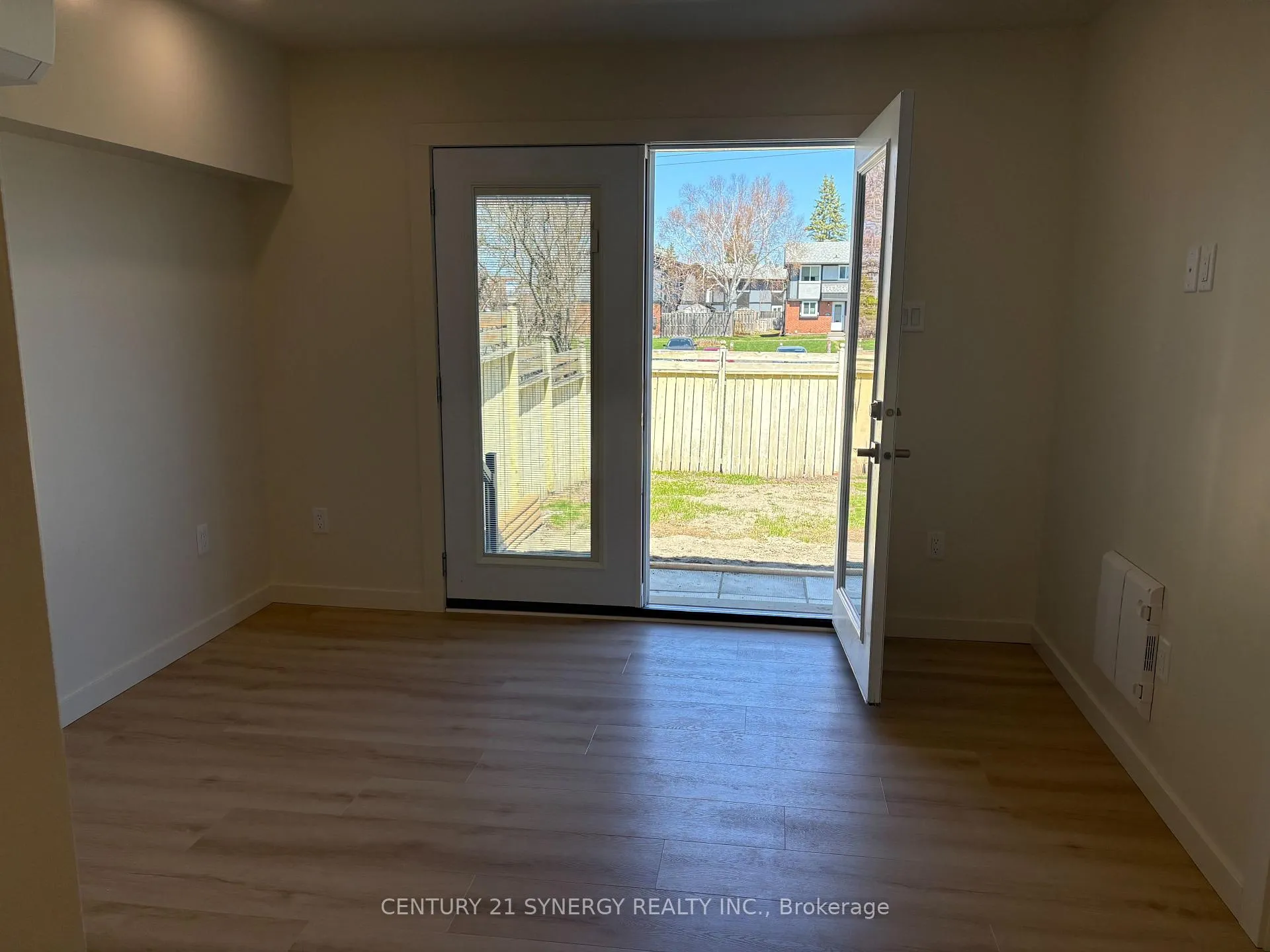 Photo 9 of 93B Tarquin Crescent, Ottawa, Westcliffe Estates — HOMEH