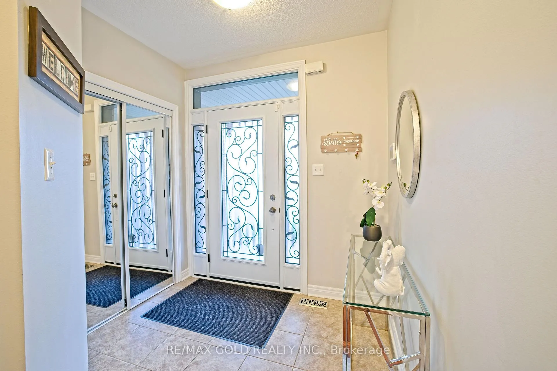 Photo 4 of 20 Treegrove Crescent, Brampton, Fletcher's Meadow — HOMEH