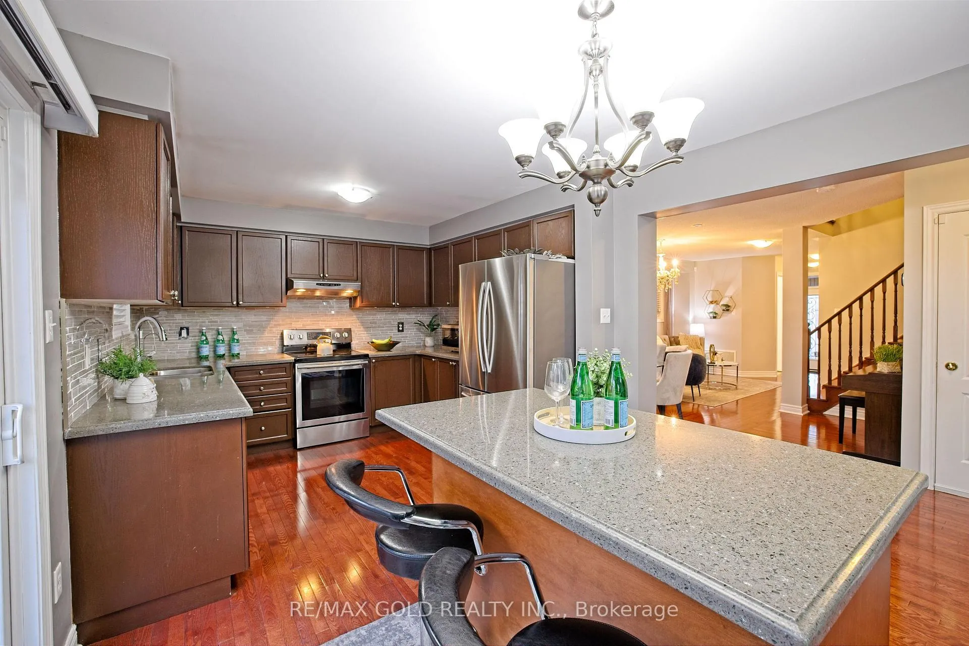 Photo 11 of 20 Treegrove Crescent, Brampton, Fletcher's Meadow — HOMEH