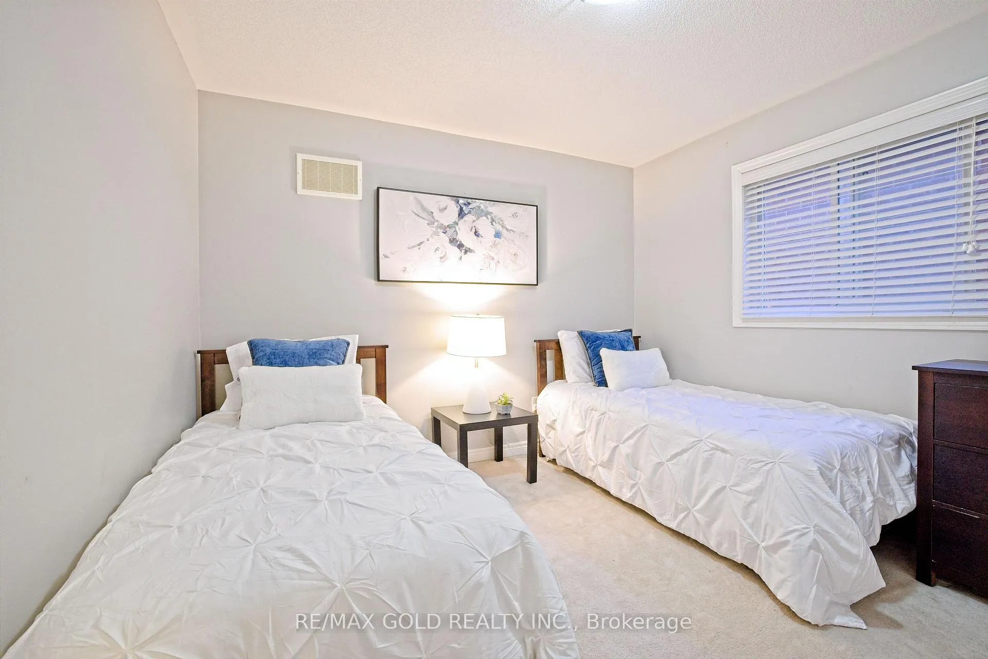 Photo 26 of 20 Treegrove Crescent, Brampton, Fletcher's Meadow — HOMEH
