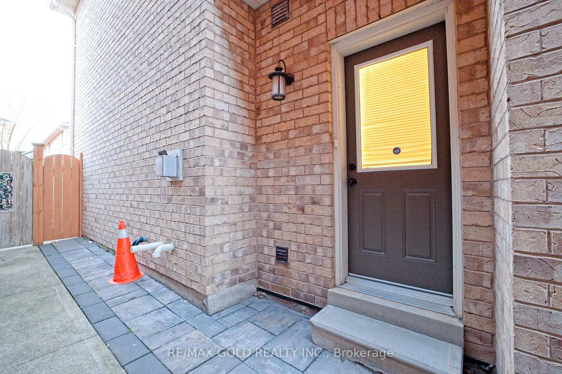 Photo 27 of 20 Treegrove Crescent, Brampton, Fletcher's Meadow — HOMEH