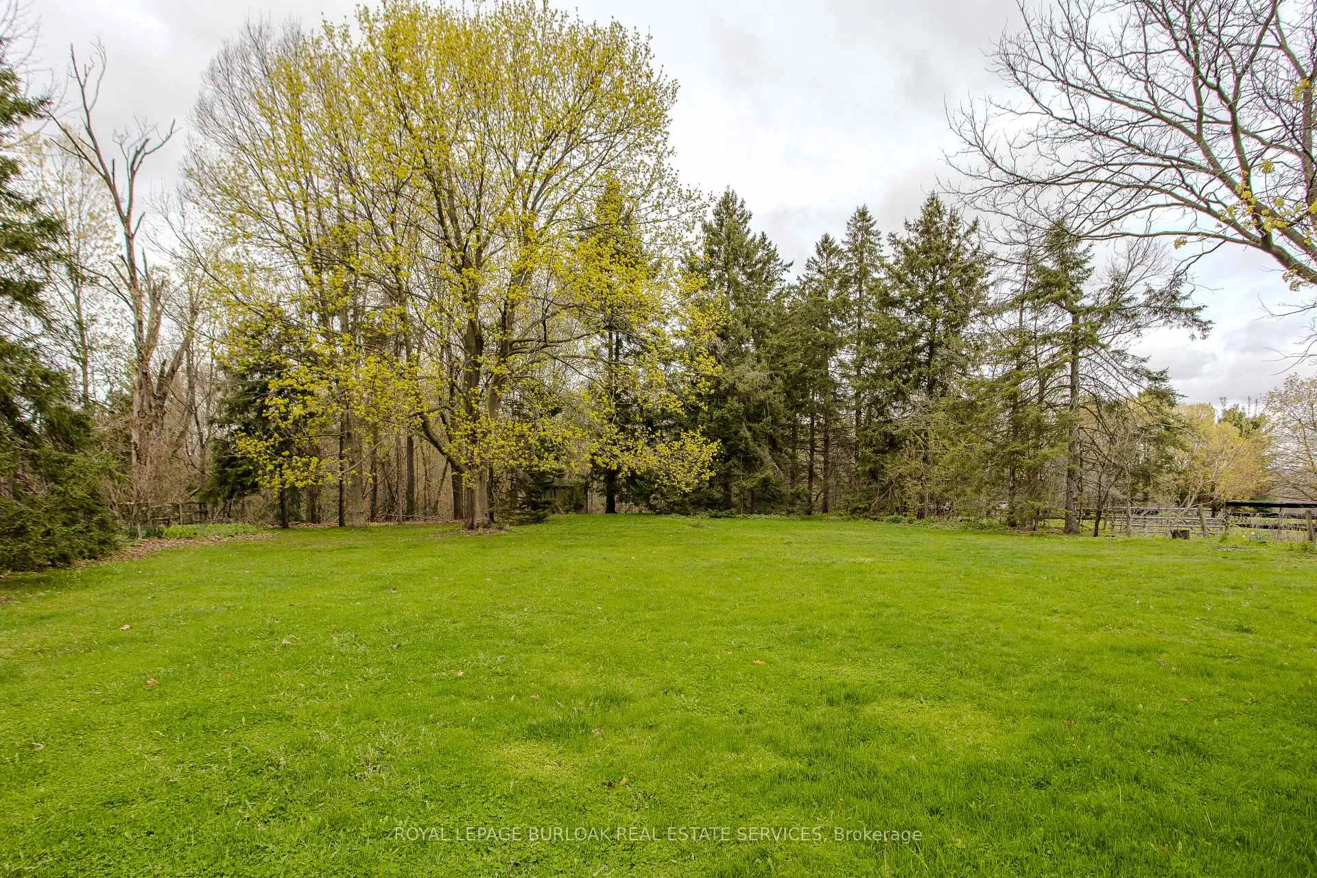 Photo 8 of 2431 Britannia Road, Burlington, Rural Burlington — HOMEH