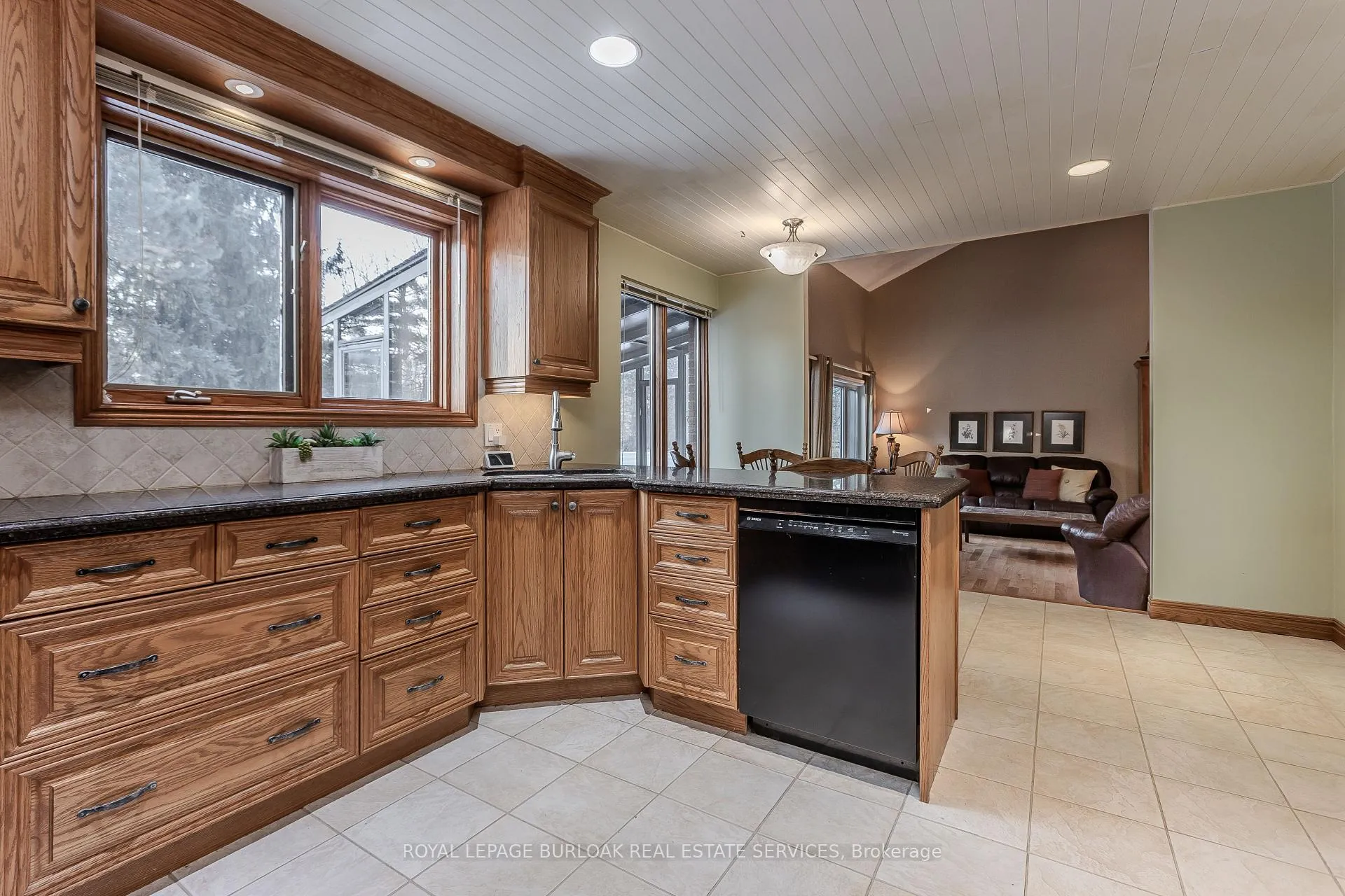 Photo 17 of 2431 Britannia Road, Burlington, Rural Burlington — HOMEH