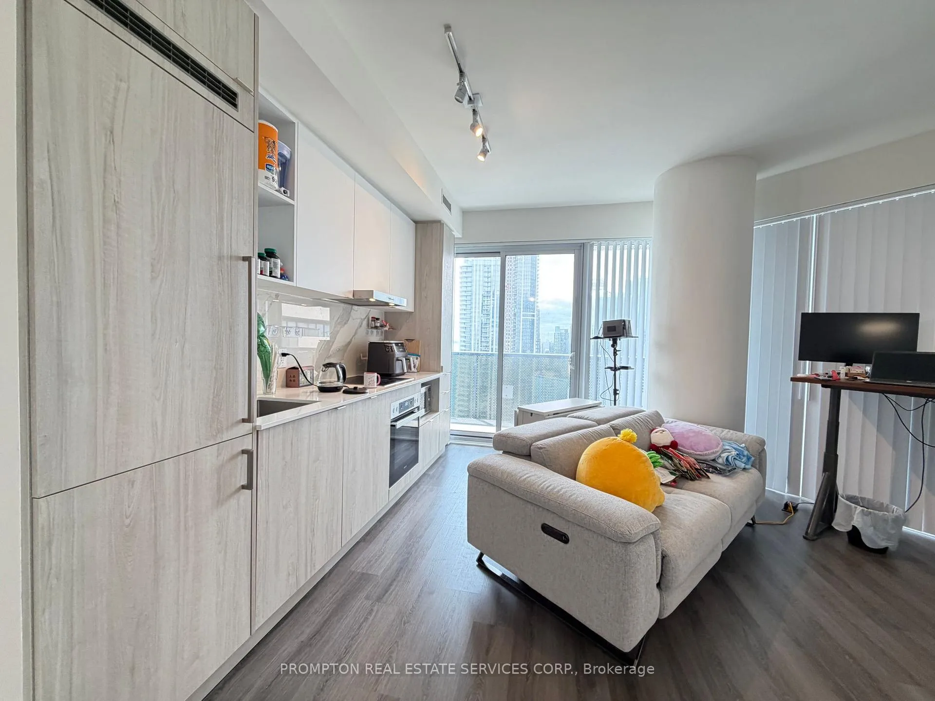 Photo 4 of Unit 5711, 138 Downes Street, Toronto, Waterfront Communities — HOMEH