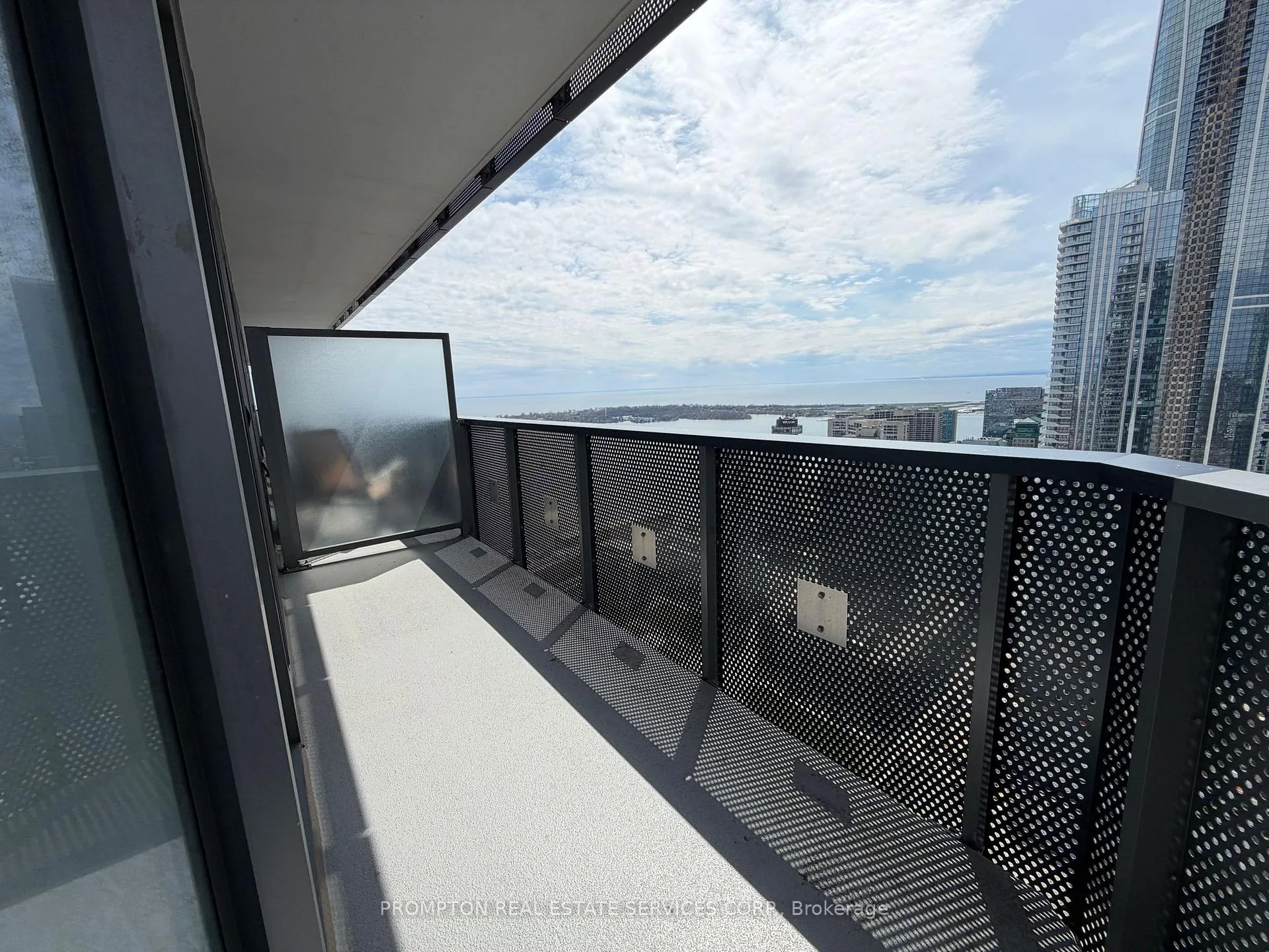 Photo 15 of Unit 5711, 138 Downes Street, Toronto, Waterfront Communities — HOMEH