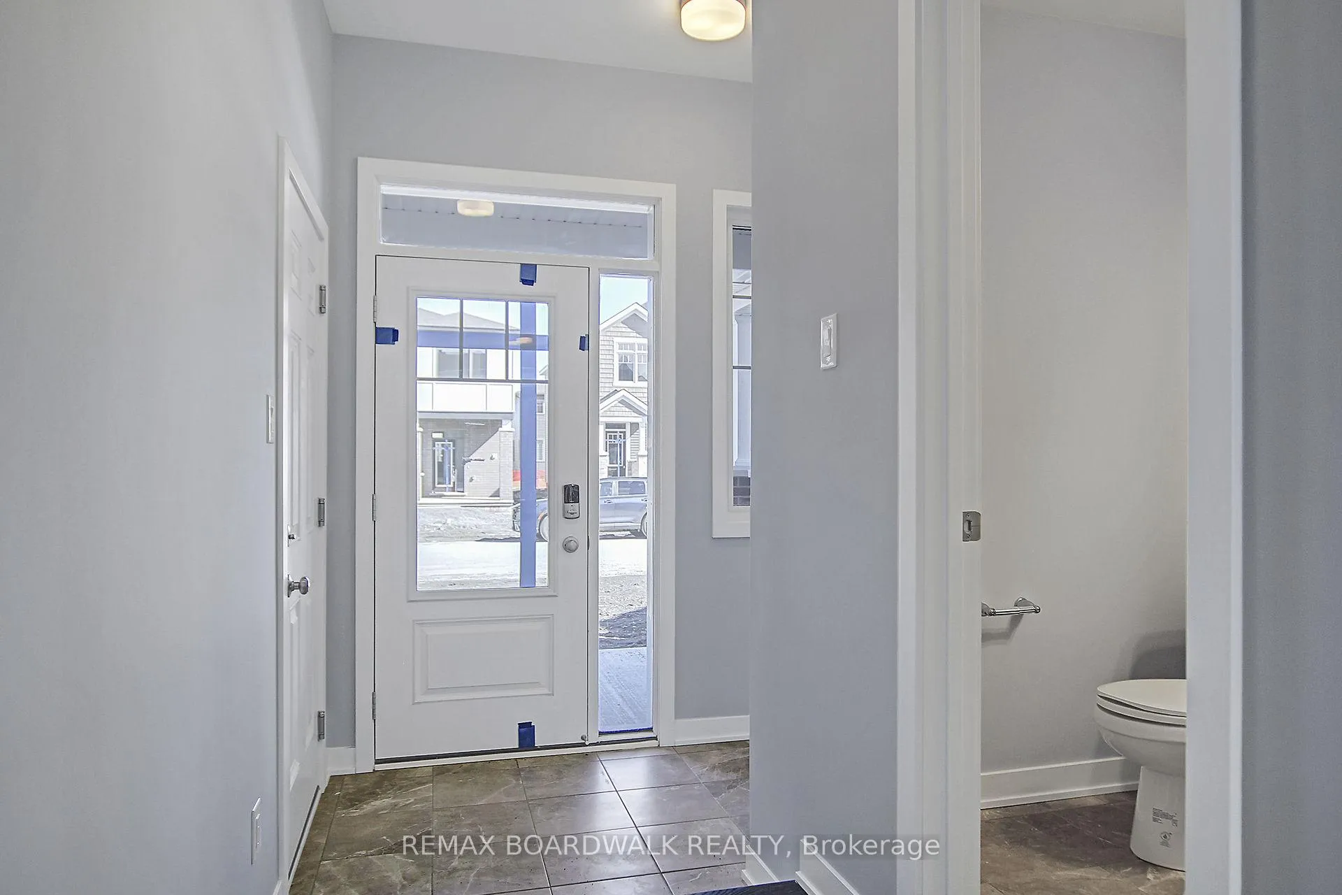 Photo 3 of 1064 Curraglass Walk, Ottawa, Stittsville (North) — HOMEH