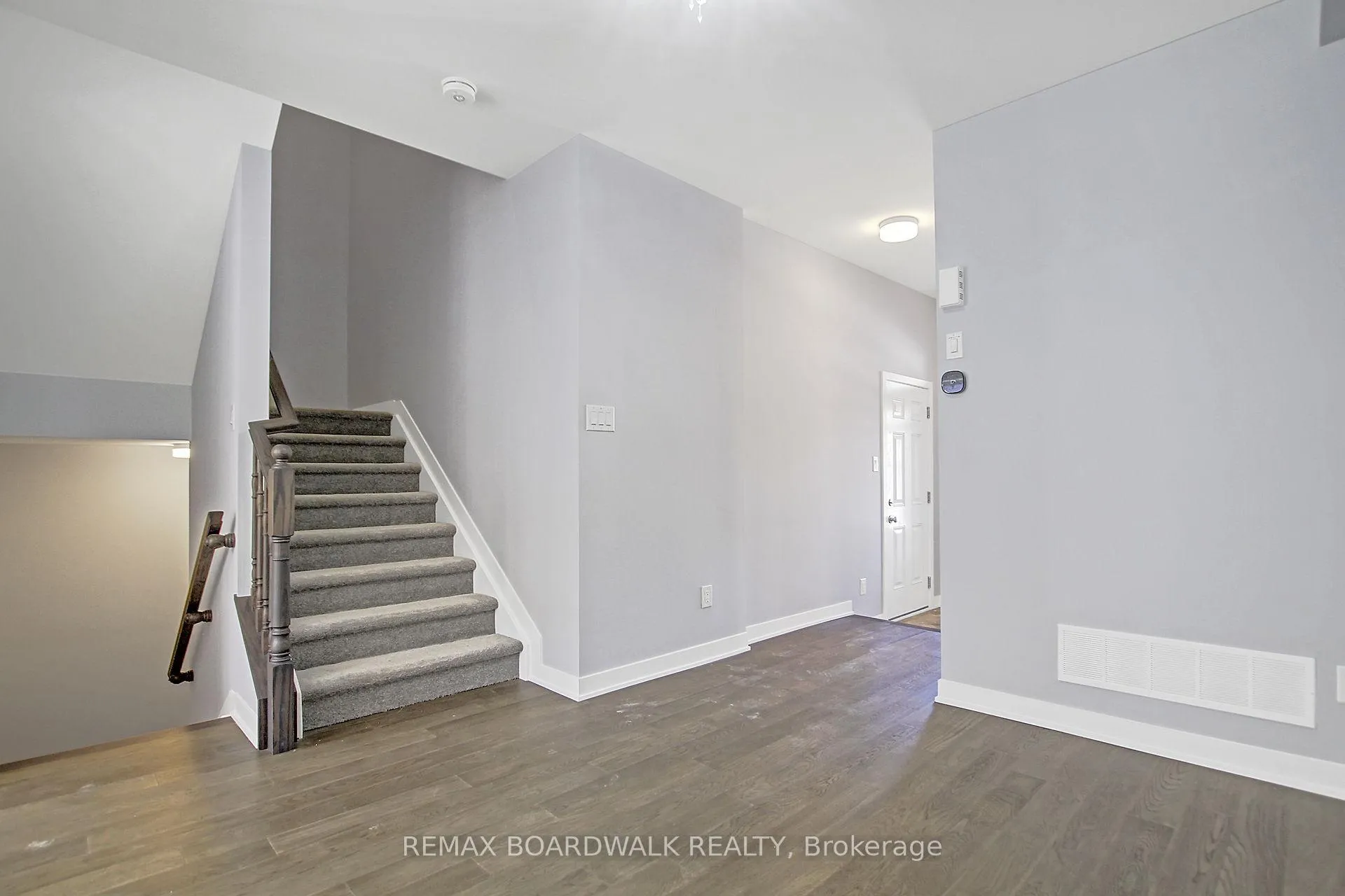 Photo 10 of 1064 Curraglass Walk, Ottawa, Stittsville (North) — HOMEH