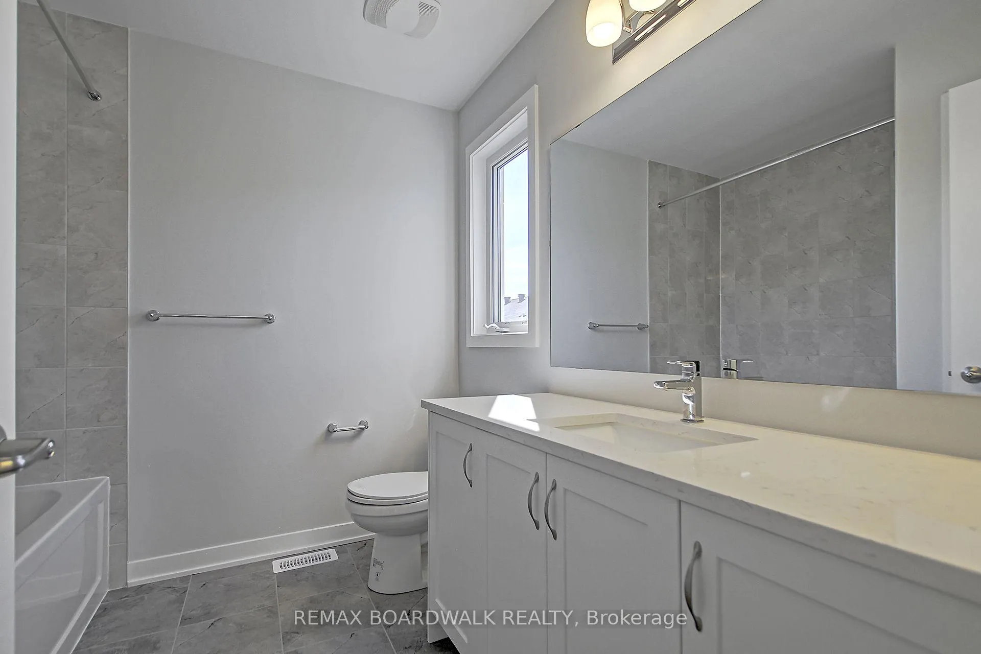 Photo 26 of 1064 Curraglass Walk, Ottawa, Stittsville (North) — HOMEH