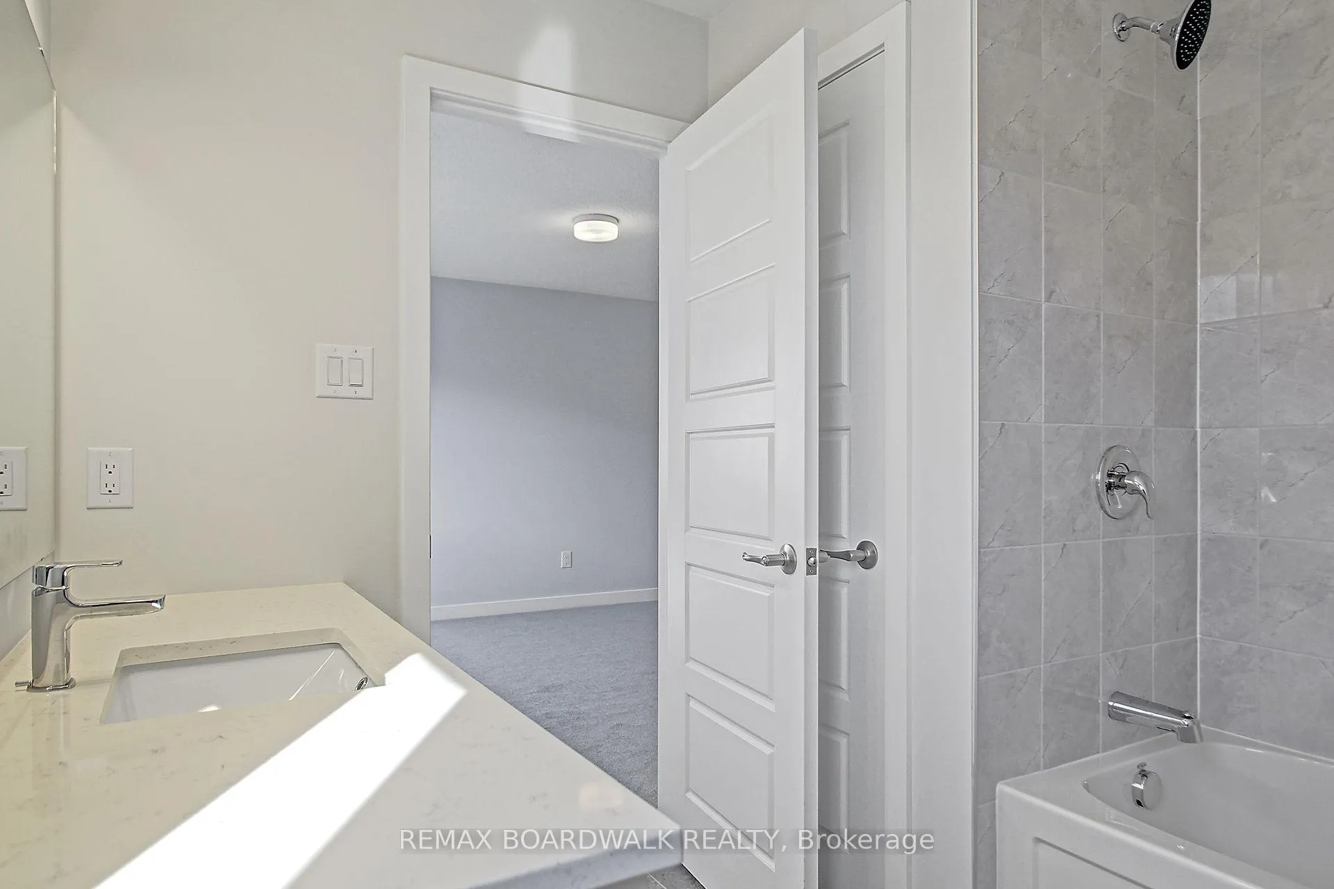 Photo 28 of 1064 Curraglass Walk, Ottawa, Stittsville (North) — HOMEH