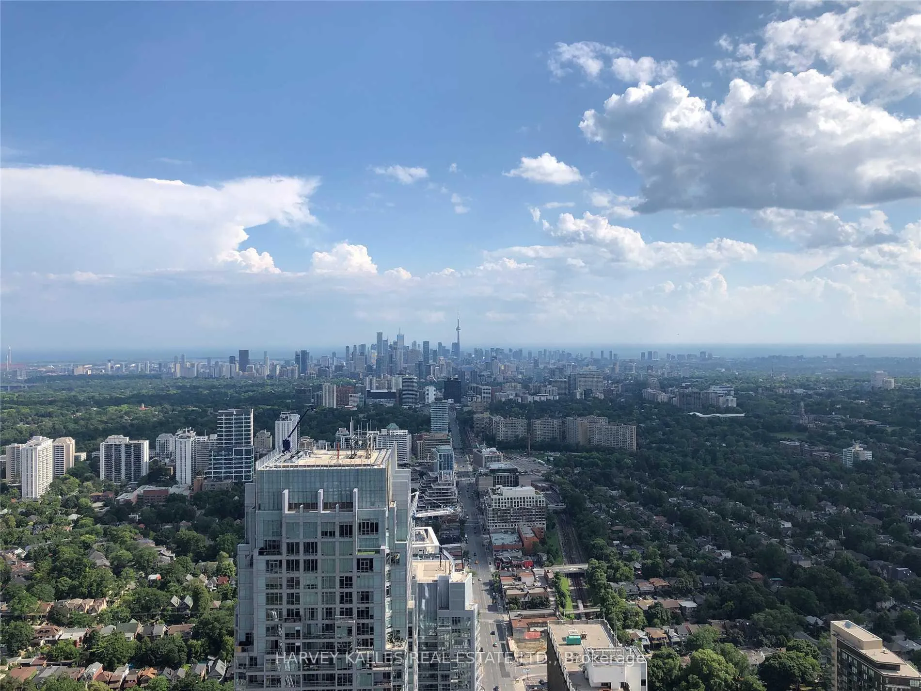Photo 4 of Unit 5601, 8 Eglinton Avenue E, Toronto, Yonge-Eglinton — HOMEH
