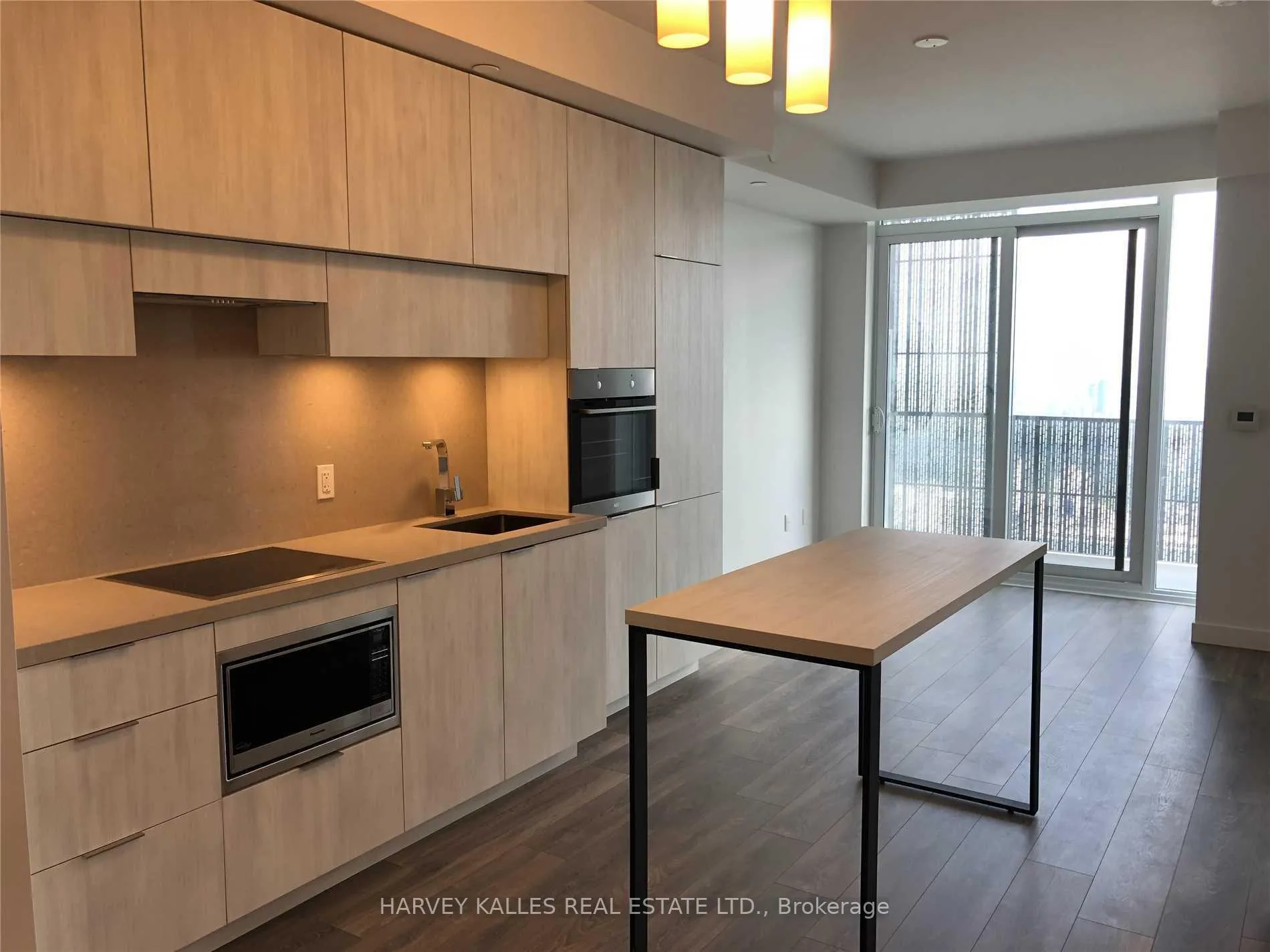 Photo 8 of Unit 5601, 8 Eglinton Avenue E, Toronto, Yonge-Eglinton — HOMEH