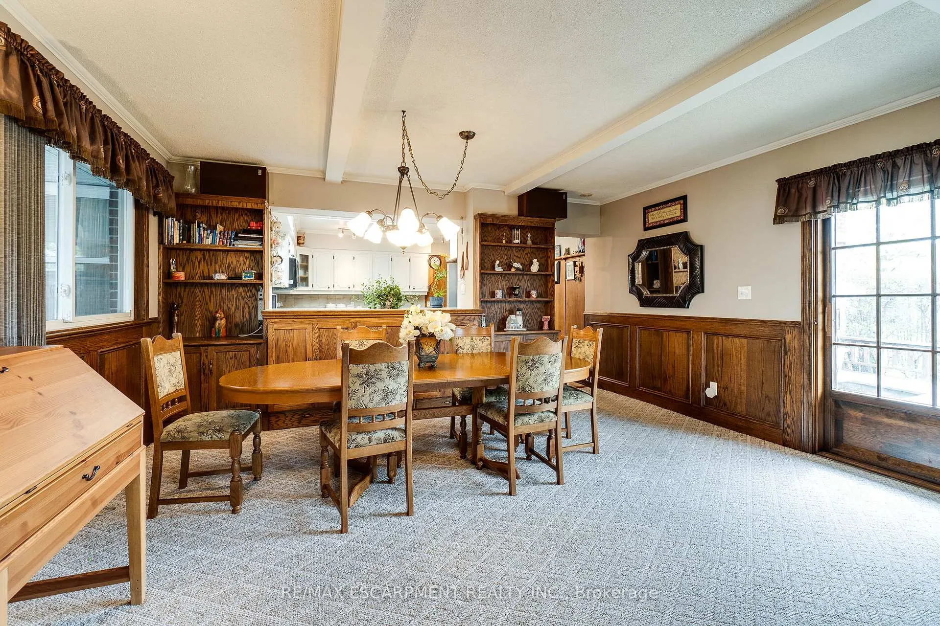 Photo 14 of 11 Sandra Court, Hamilton, Huntington — HOMEH