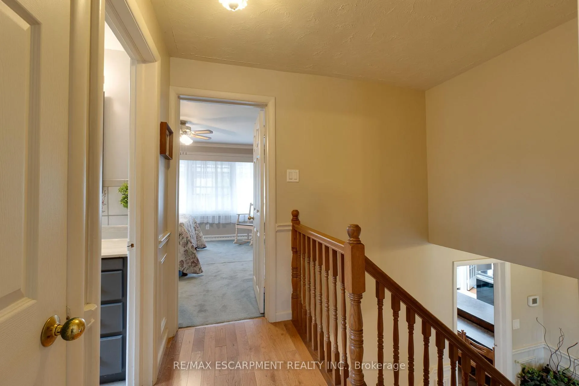 Photo 18 of 11 Sandra Court, Hamilton, Huntington — HOMEH