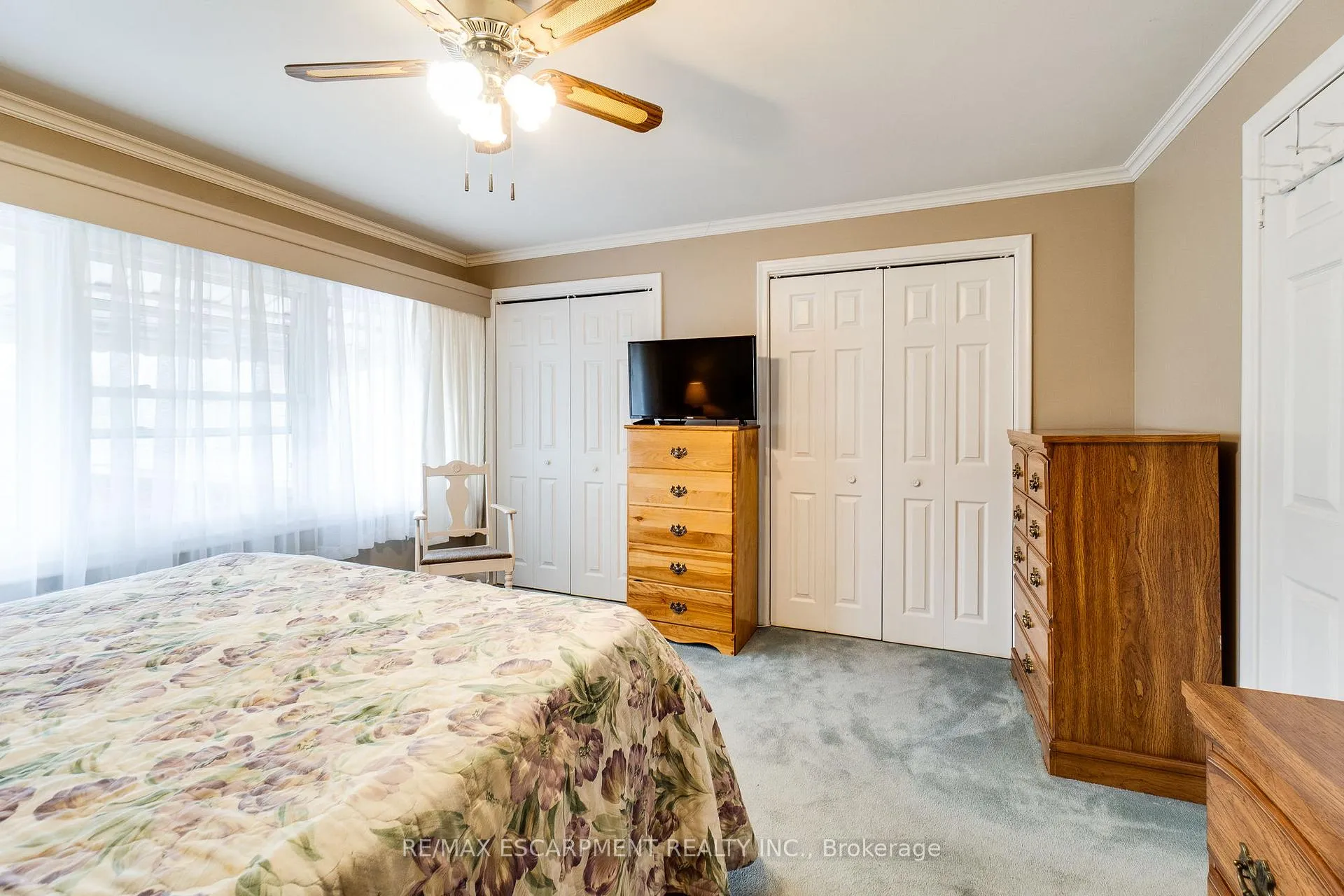 Photo 21 of 11 Sandra Court, Hamilton, Huntington — HOMEH