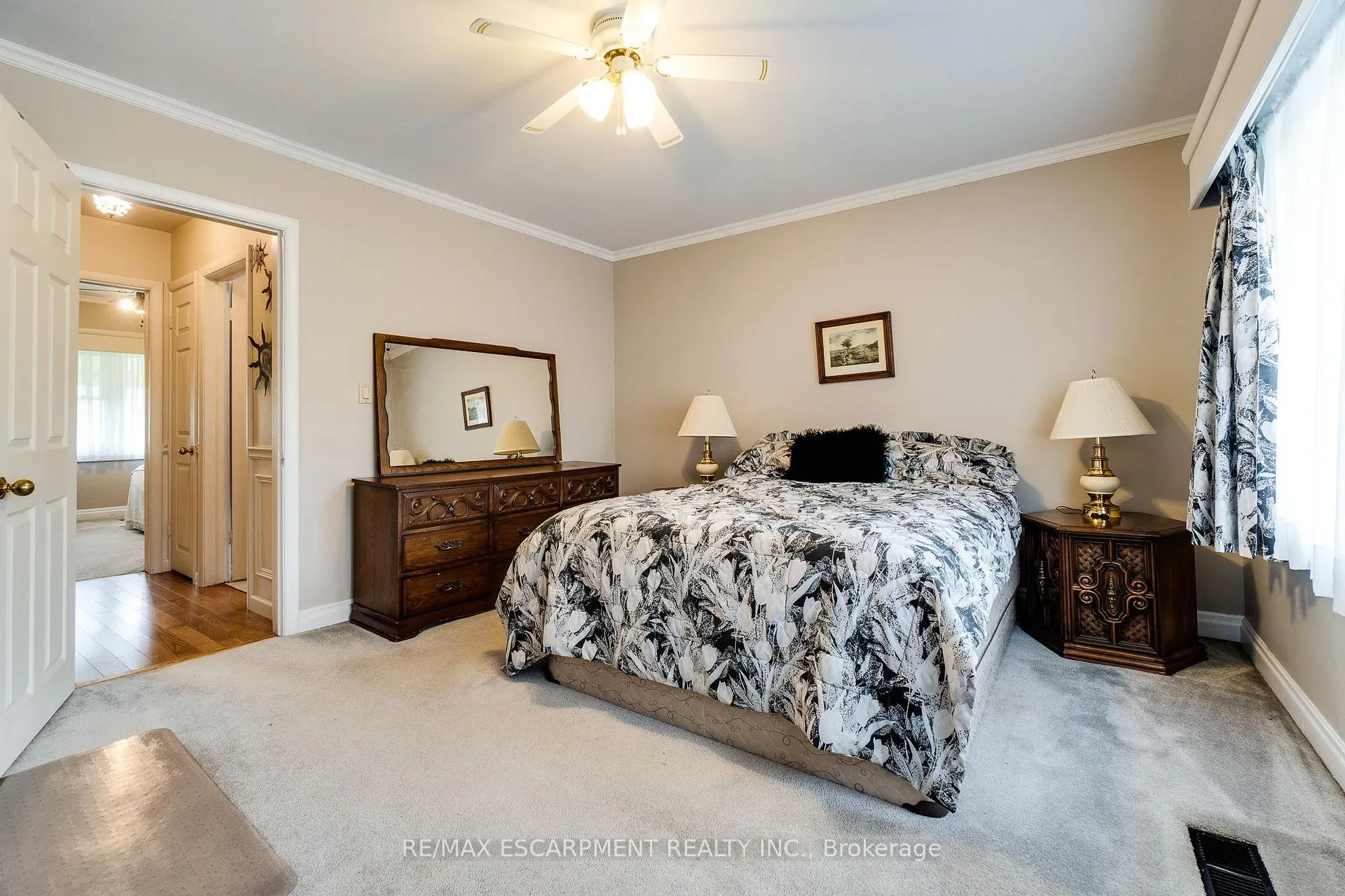 Photo 28 of 11 Sandra Court, Hamilton, Huntington — HOMEH