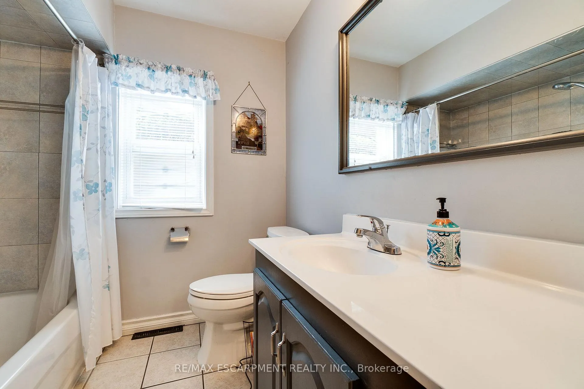 Photo 30 of 11 Sandra Court, Hamilton, Huntington — HOMEH