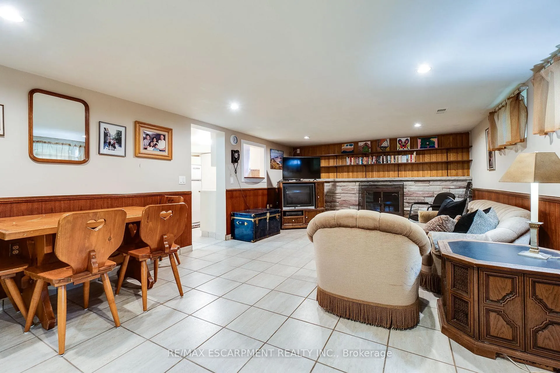 Photo 34 of 11 Sandra Court, Hamilton, Huntington — HOMEH