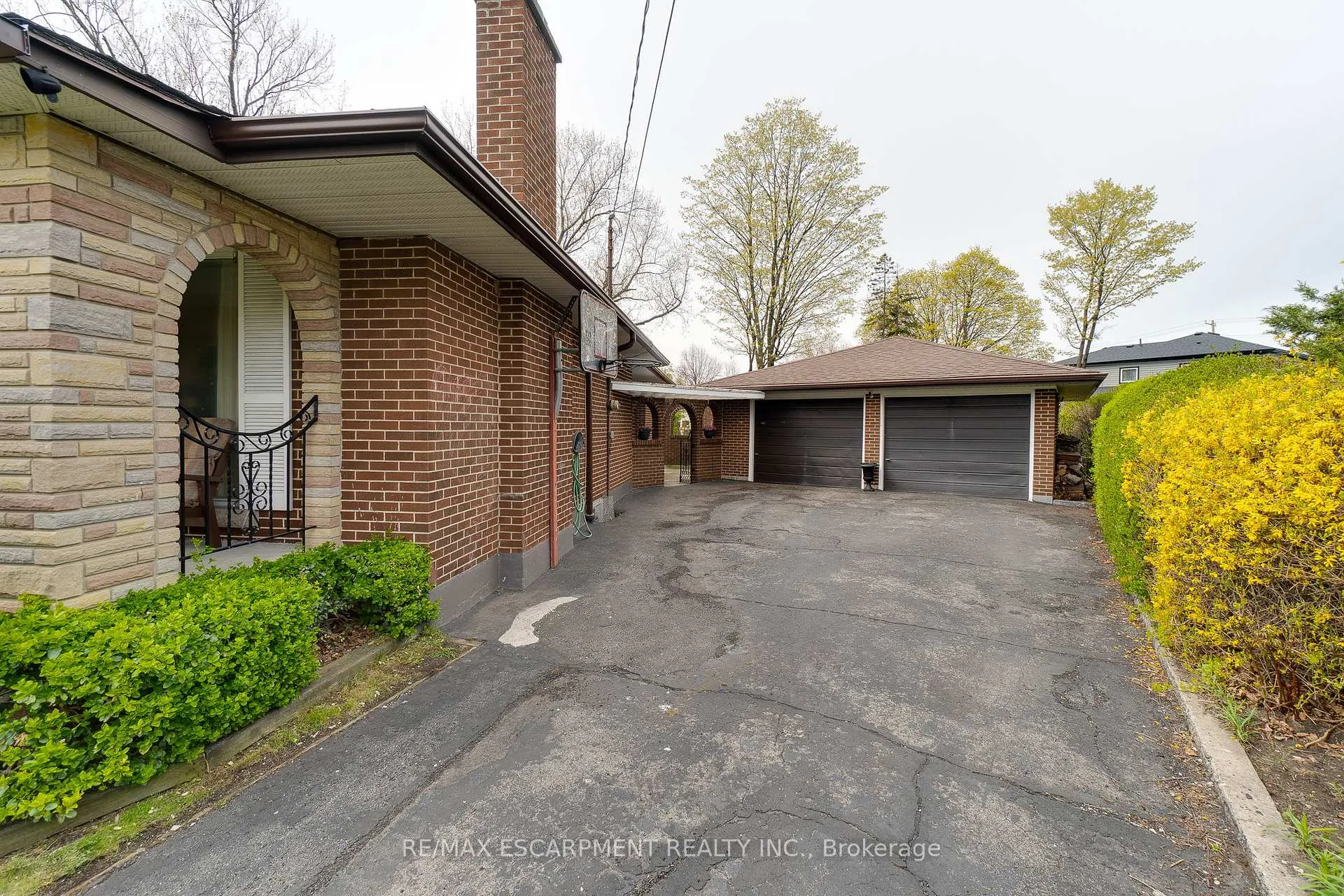 Photo 42 of 11 Sandra Court, Hamilton, Huntington — HOMEH