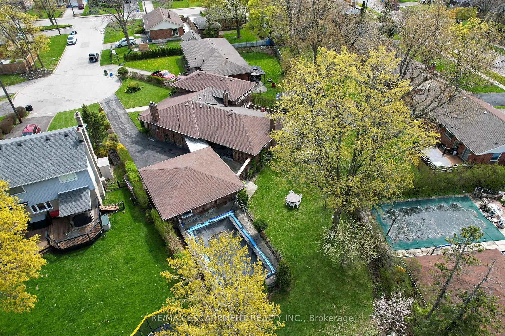 Photo 48 of 11 Sandra Court, Hamilton, Huntington — HOMEH
