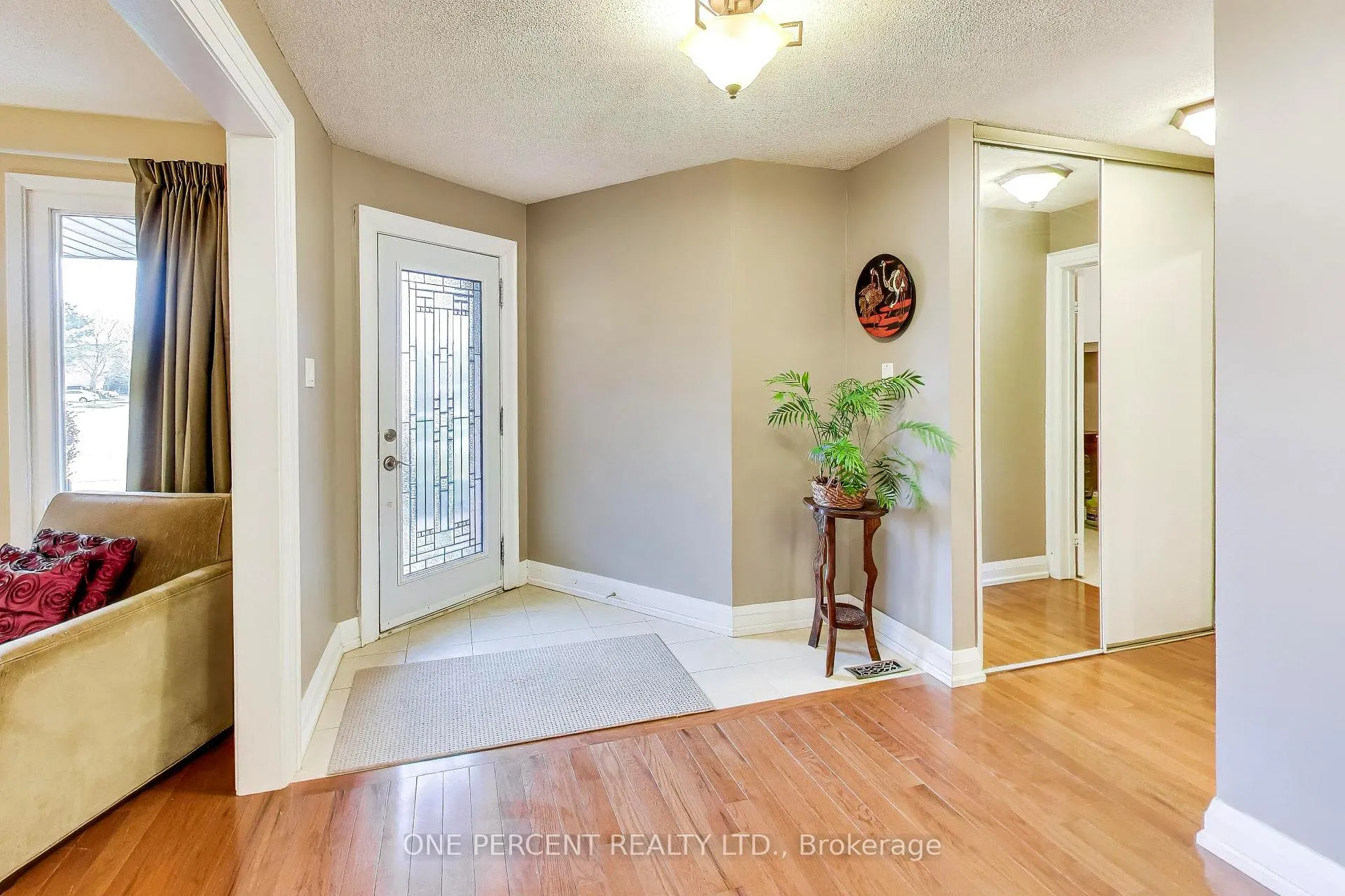 Photo 4 of 96 Brookmill Drive, Vaughan, Brownridge — HOMEH