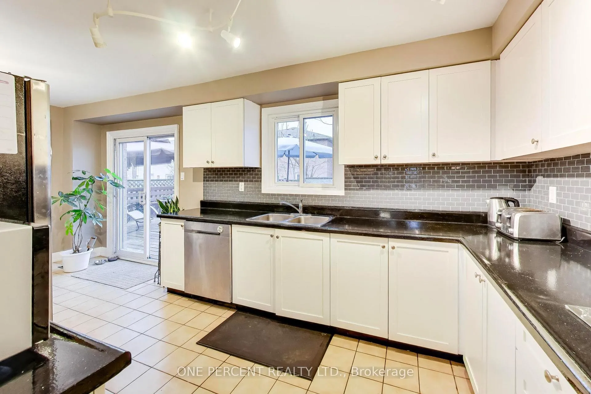 Photo 10 of 96 Brookmill Drive, Vaughan, Brownridge — HOMEH