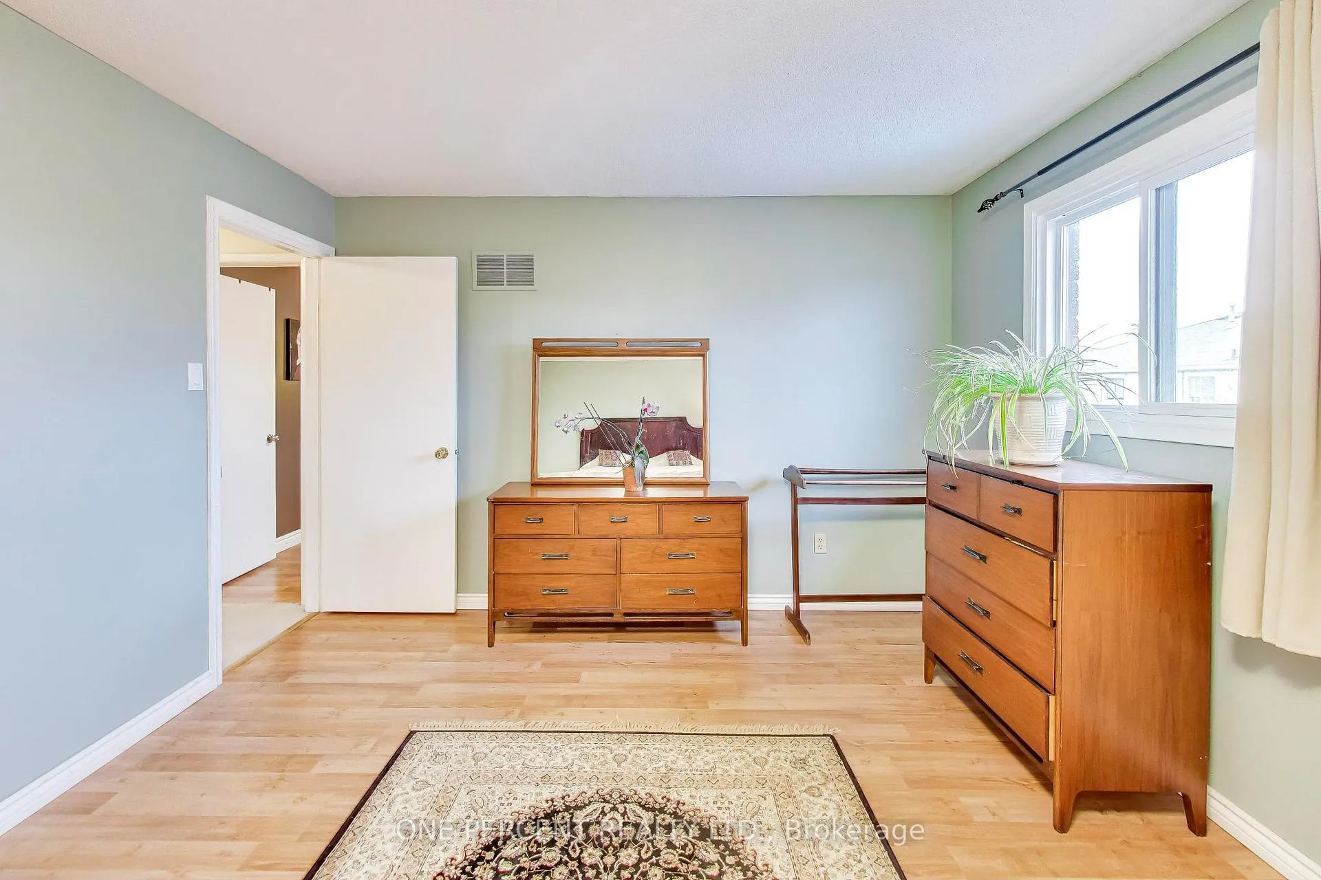 Photo 21 of 96 Brookmill Drive, Vaughan, Brownridge — HOMEH