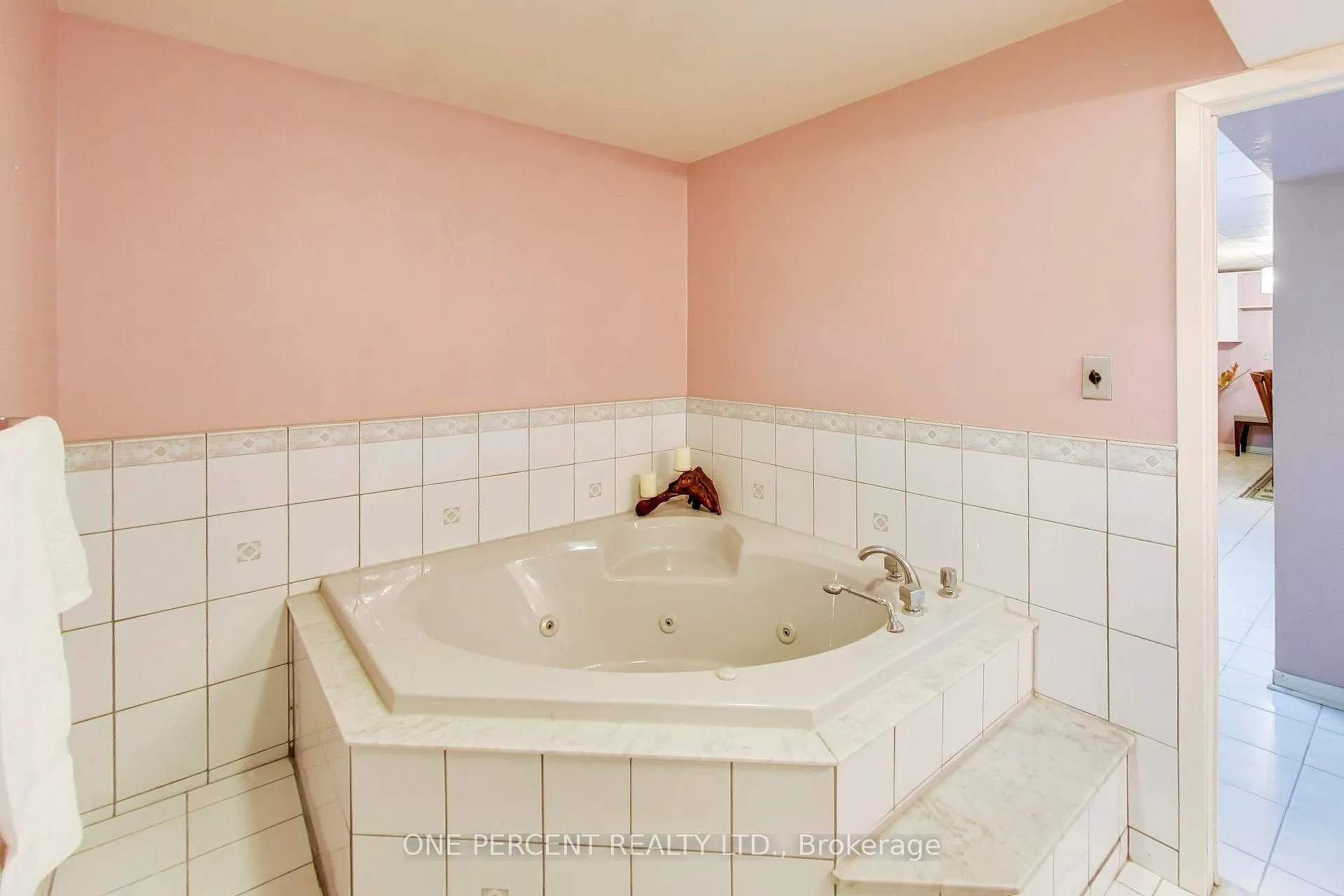 Photo 35 of 96 Brookmill Drive, Vaughan, Brownridge — HOMEH