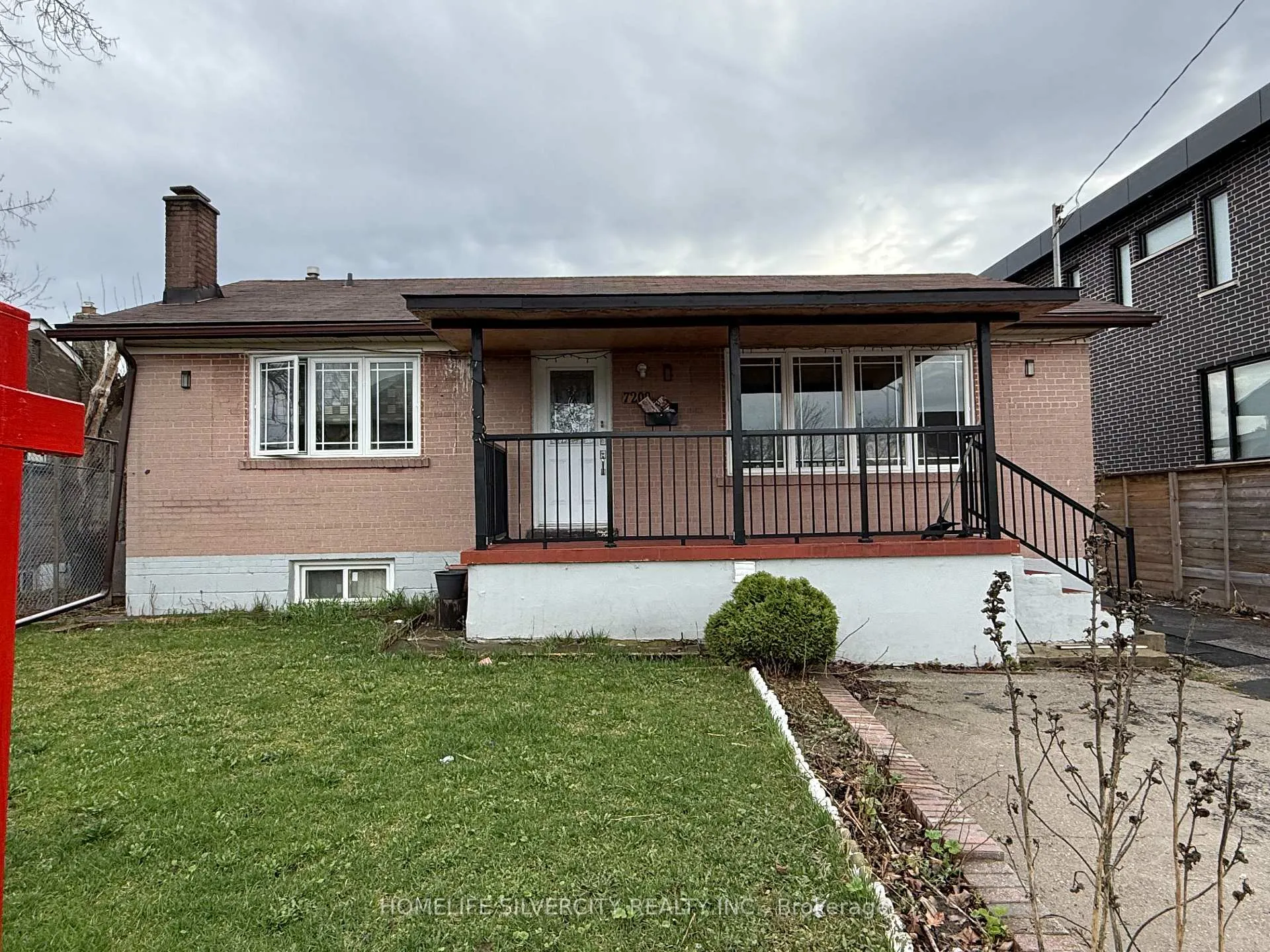 Front of 7208 Hermitage Road