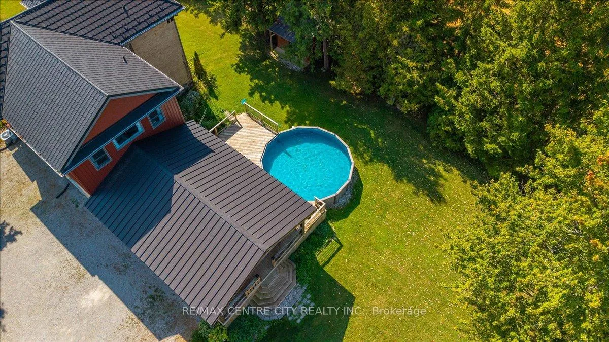 Photo 11 of 9516 Argyle Street E, North Middlesex, Ailsa Craig — HOMEH