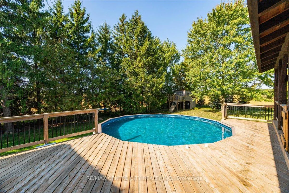 Photo 22 of 9516 Argyle Street E, North Middlesex, Ailsa Craig — HOMEH