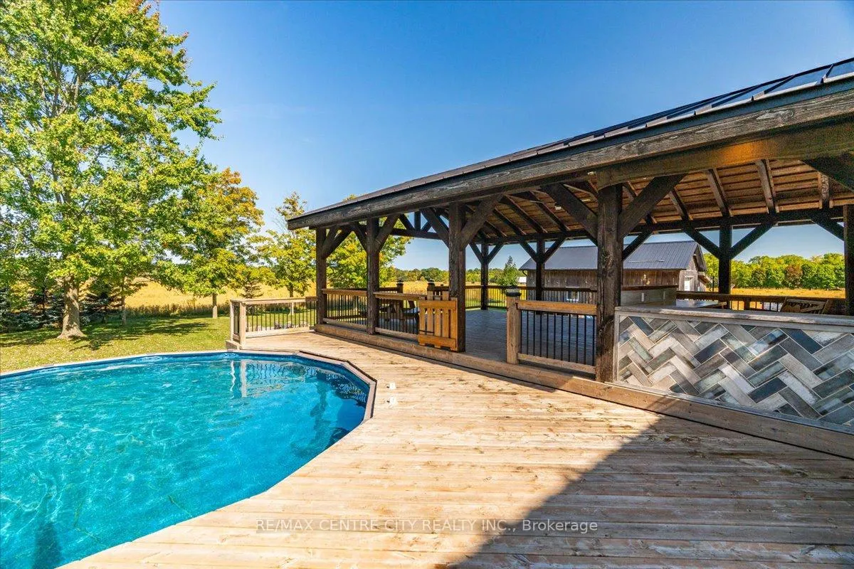 Photo 23 of 9516 Argyle Street E, North Middlesex, Ailsa Craig — HOMEH