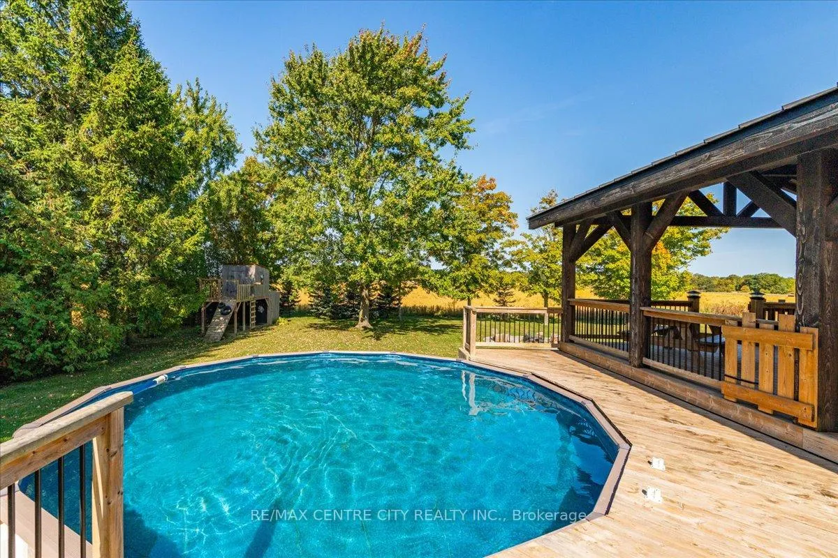 Photo 24 of 9516 Argyle Street E, North Middlesex, Ailsa Craig — HOMEH