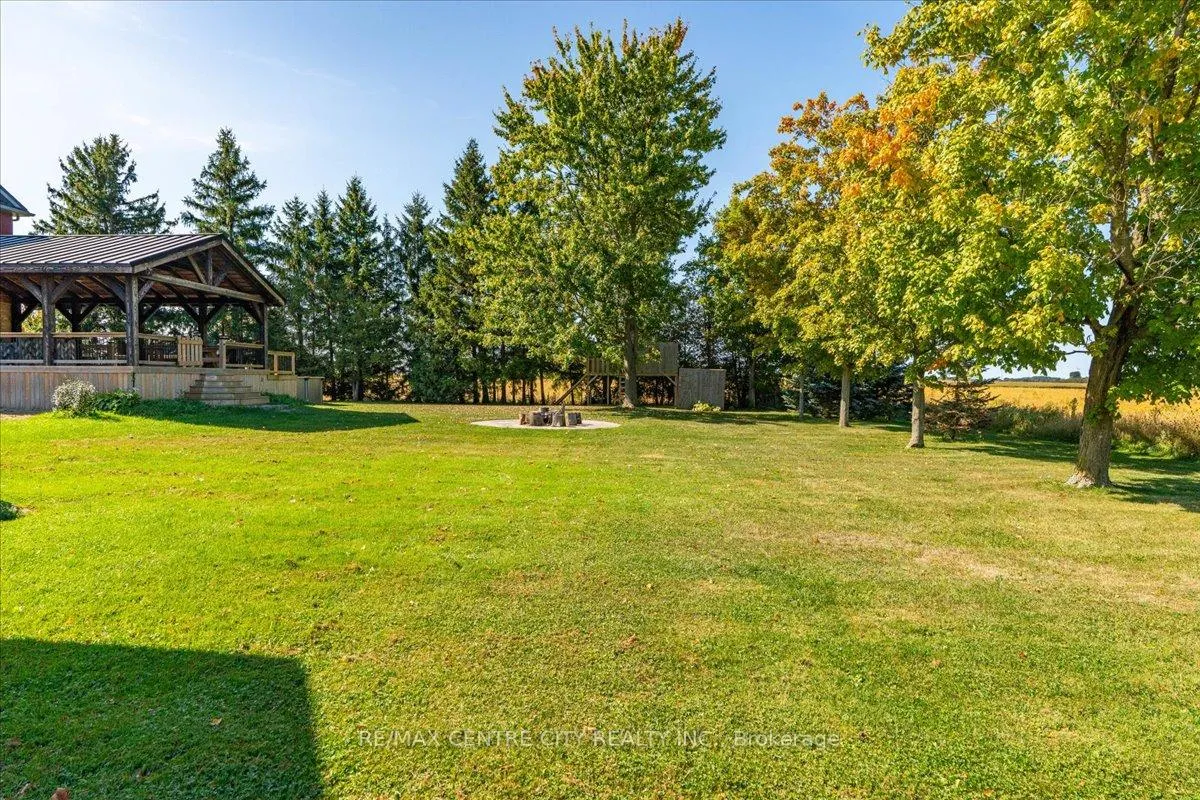 Photo 33 of 9516 Argyle Street E, North Middlesex, Ailsa Craig — HOMEH