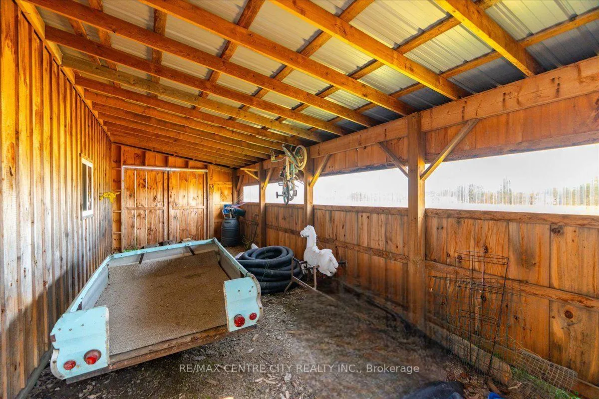 Photo 39 of 9516 Argyle Street E, North Middlesex, Ailsa Craig — HOMEH