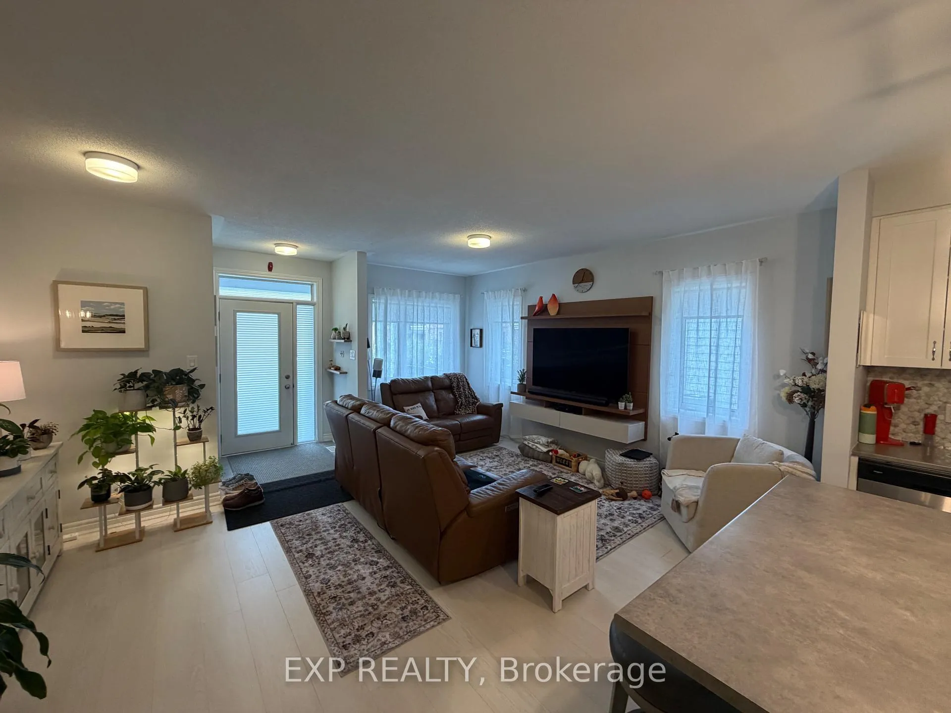 Photo 4 of 214 Pilot Private, Ottawa, Kanata - Emerald Meadows/Trailwest — HOMEH