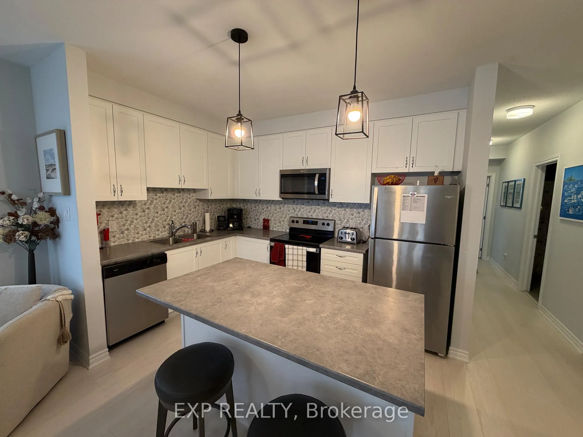 Photo 7 of 214 Pilot Private, Ottawa, Kanata - Emerald Meadows/Trailwest — HOMEH