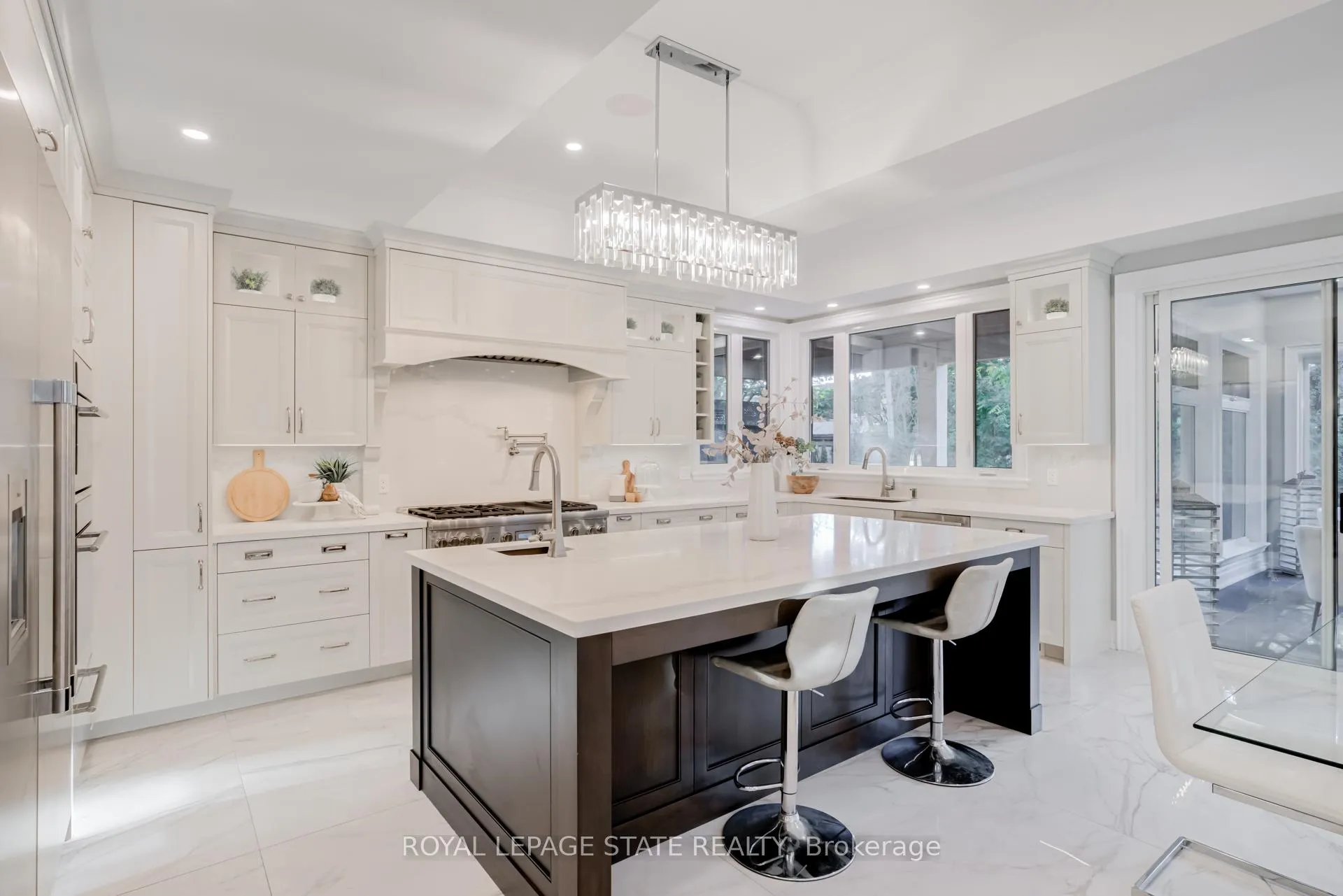 Photo 11 of 126 McGregor Crescent, Hamilton, Ancaster — HOMEH