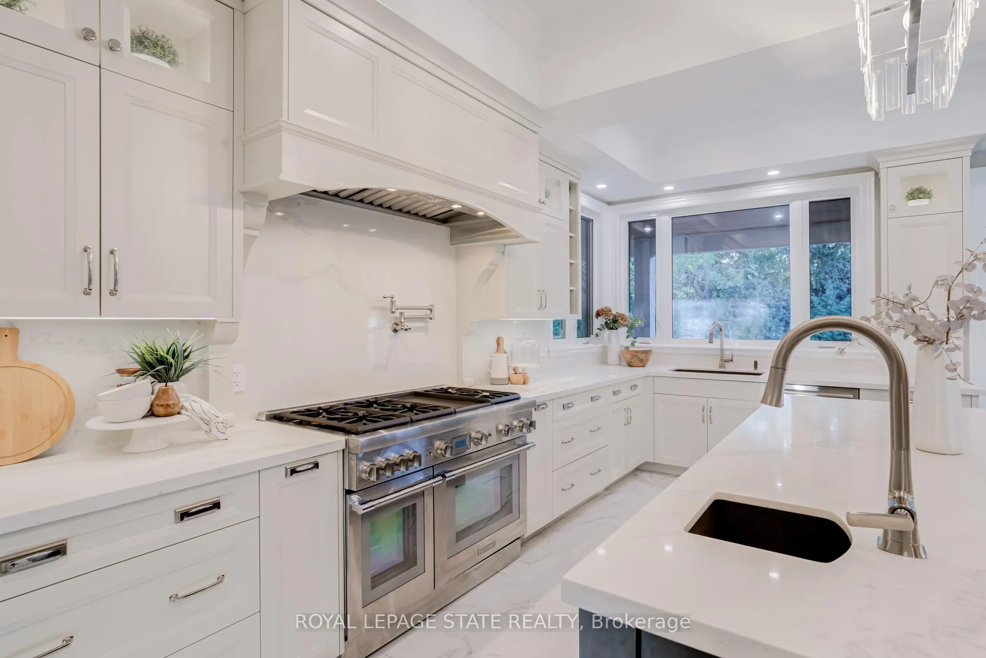 Photo 12 of 126 McGregor Crescent, Hamilton, Ancaster — HOMEH